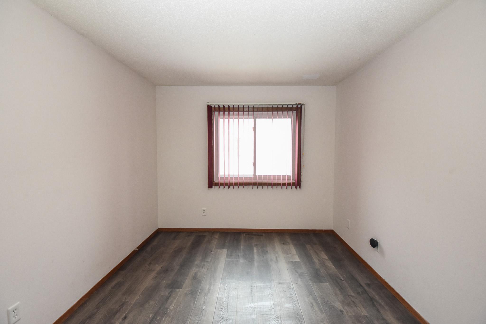 1806 36 1/2 Avenue S, Fargo ND 58104 - Photo 17 of 54