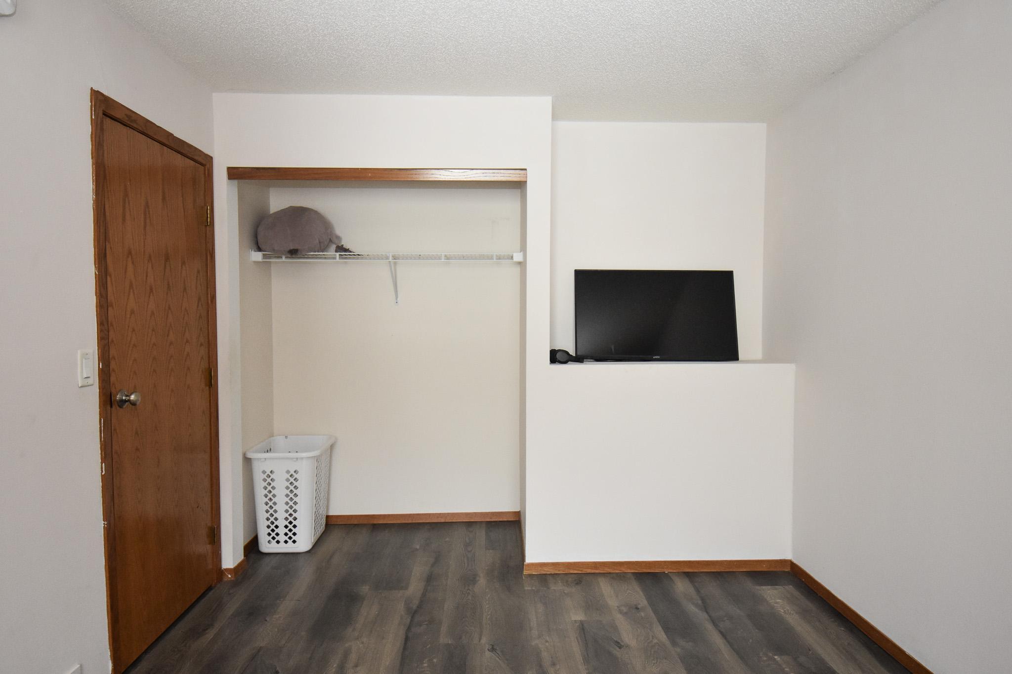 1806 36 1/2 Avenue S, Fargo ND 58104 - Photo 18 of 54