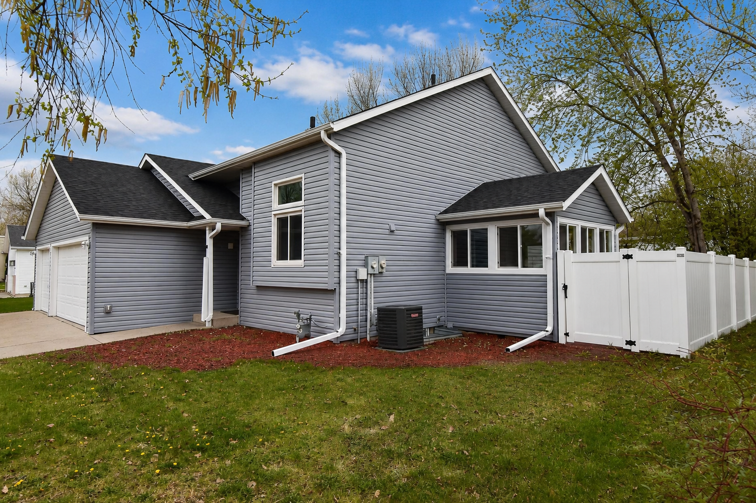 1806 36 1/2 Avenue S, Fargo ND 58104 - Photo 3 of 54