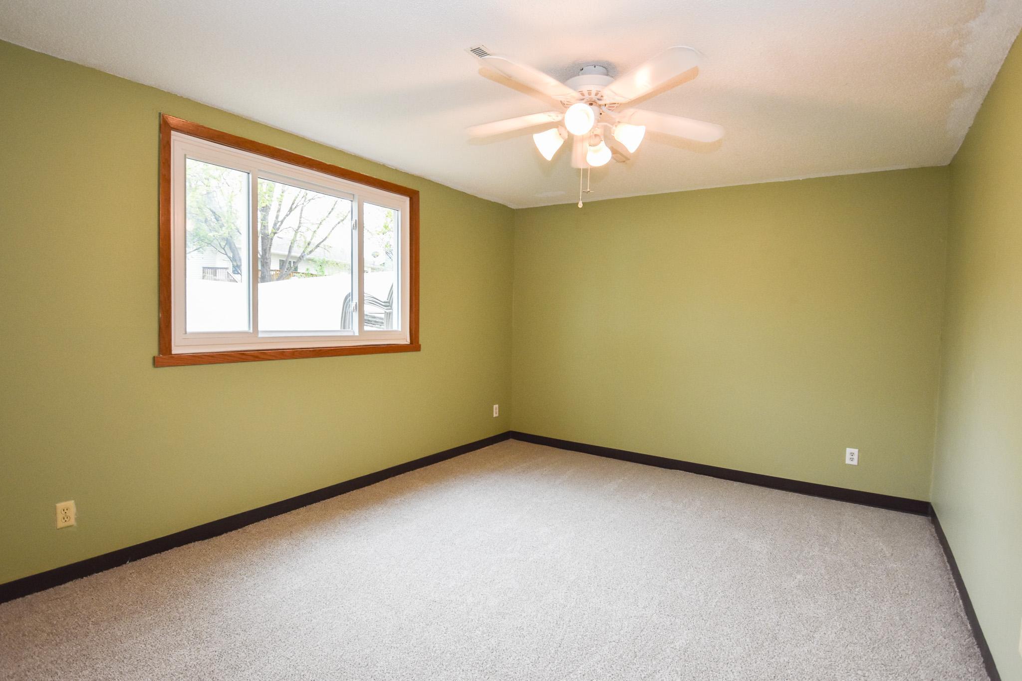 1806 36 1/2 Avenue S, Fargo ND 58104 - Photo 23 of 54
