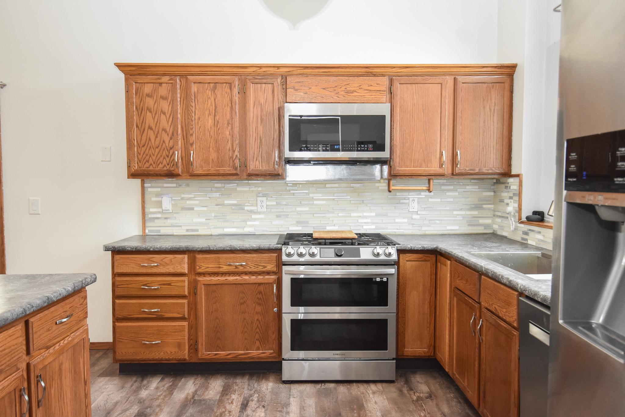 1806 36 1/2 Avenue S, Fargo ND 58104 - Photo 5 of 54