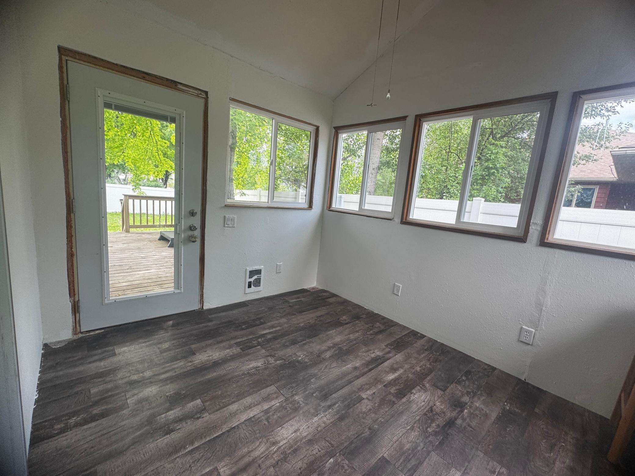 1993 single family home for sale at 1806 36 1/2 Avenue S in Fargo, ND — 4 bed, 2 bath (photo 25 of 60)