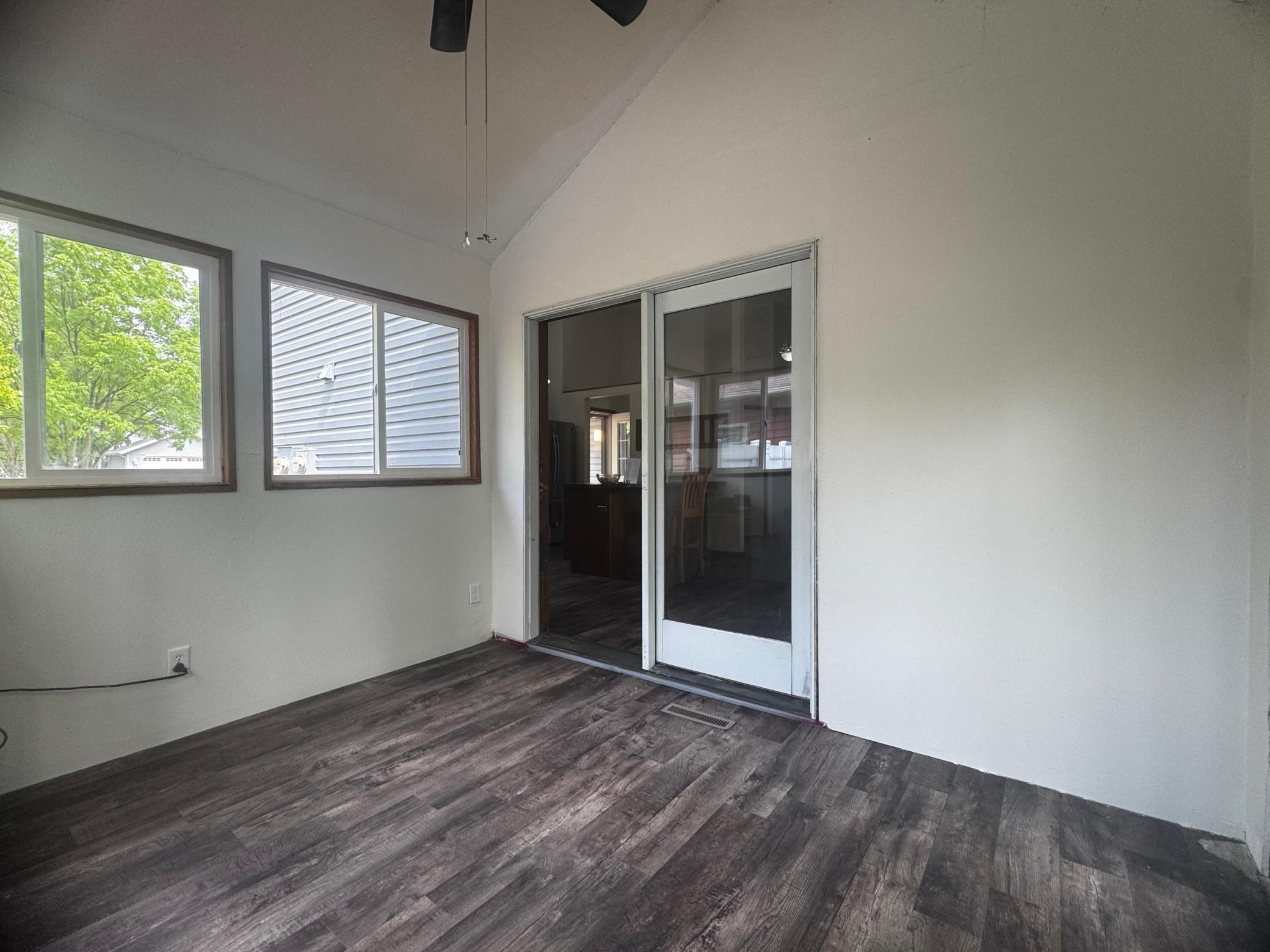 1993 single family home for sale at 1806 36 1/2 Avenue S in Fargo, ND — 4 bed, 2 bath (photo 26 of 60)