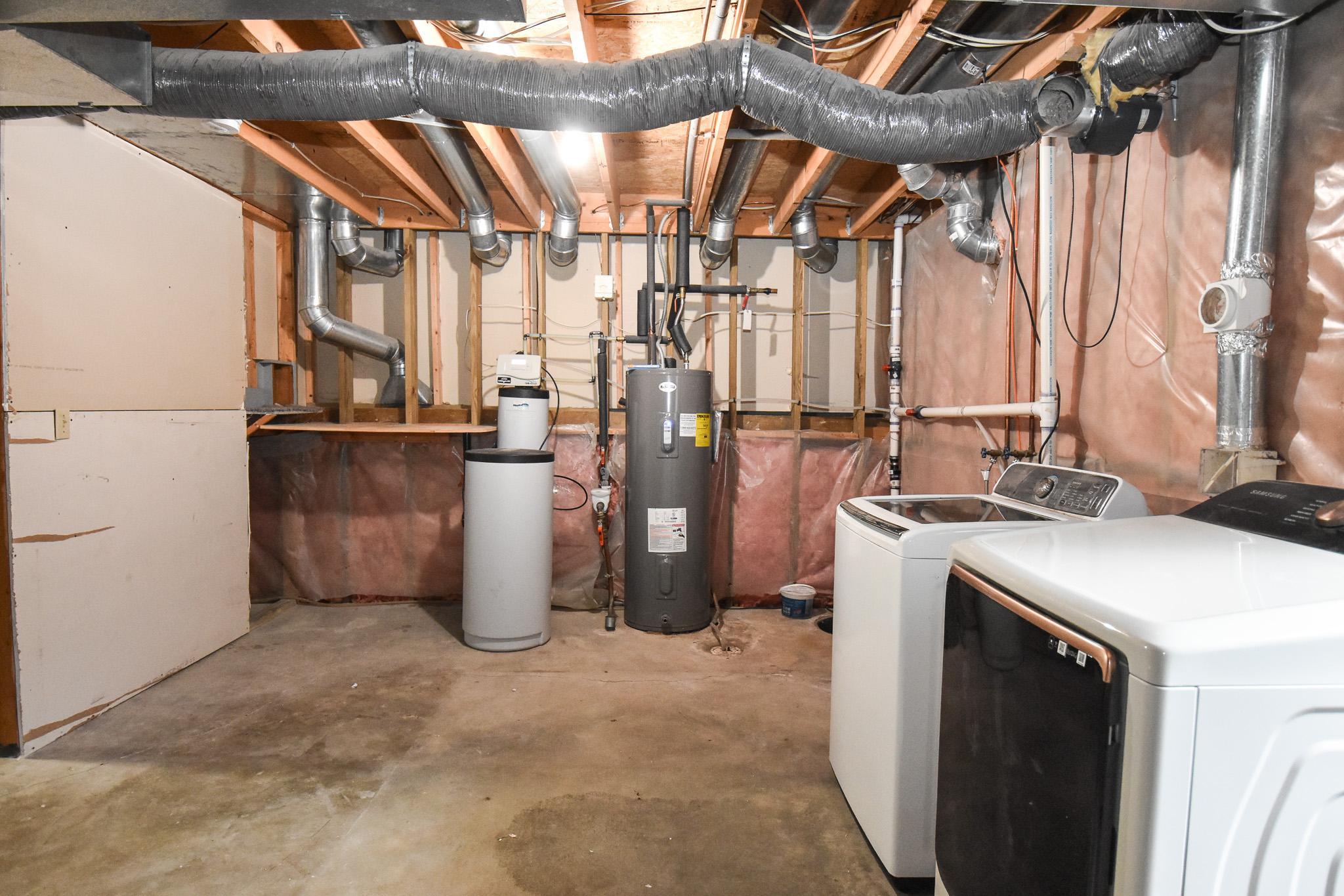 1993 single family home for sale at 1806 36 1/2 Avenue S in Fargo, ND — 4 bed, 2 bath (photo 38 of 60)