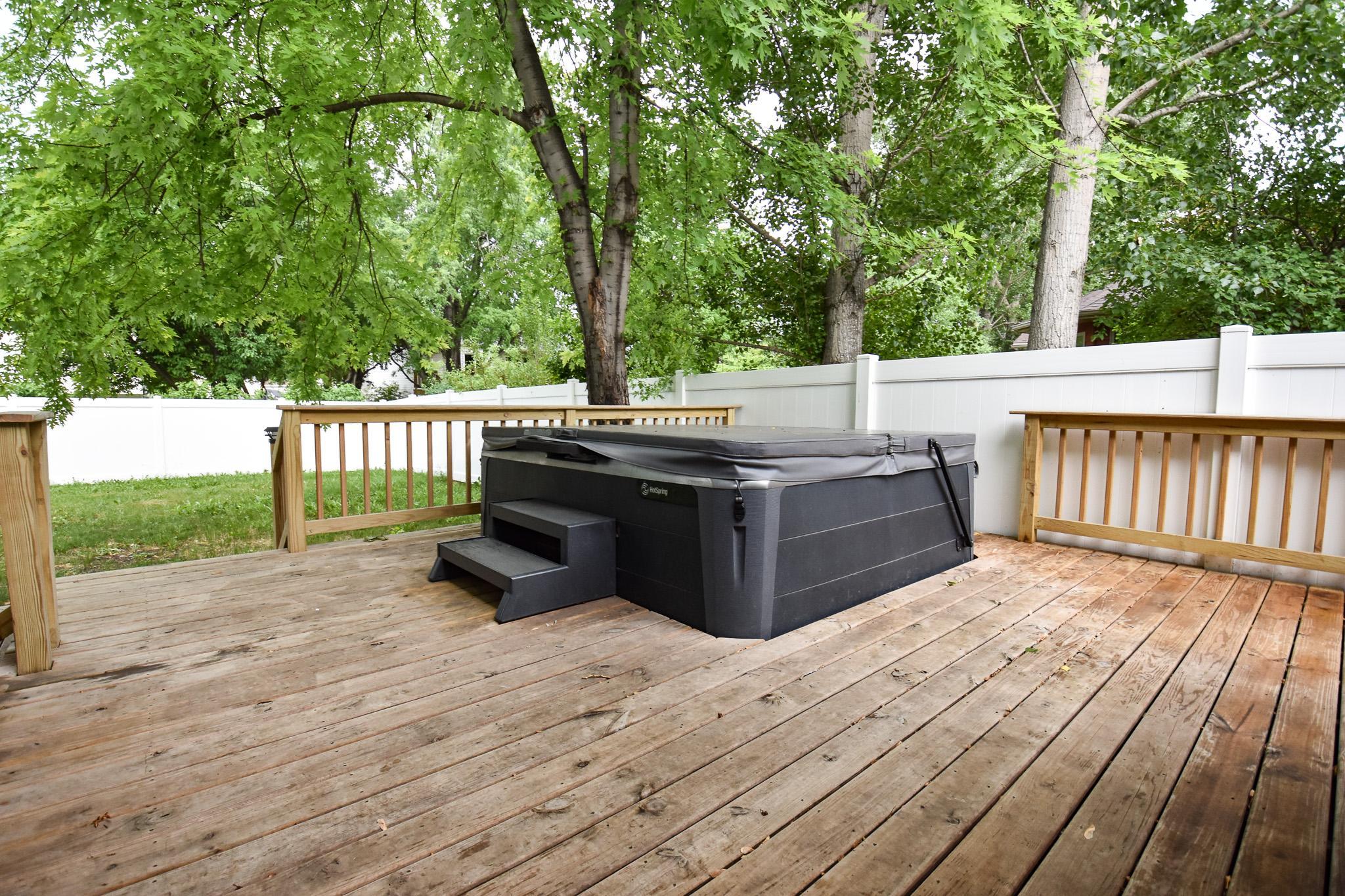 1993 single family home for sale at 1806 36 1/2 Avenue S in Fargo, ND — 4 bed, 2 bath (photo 42 of 60)