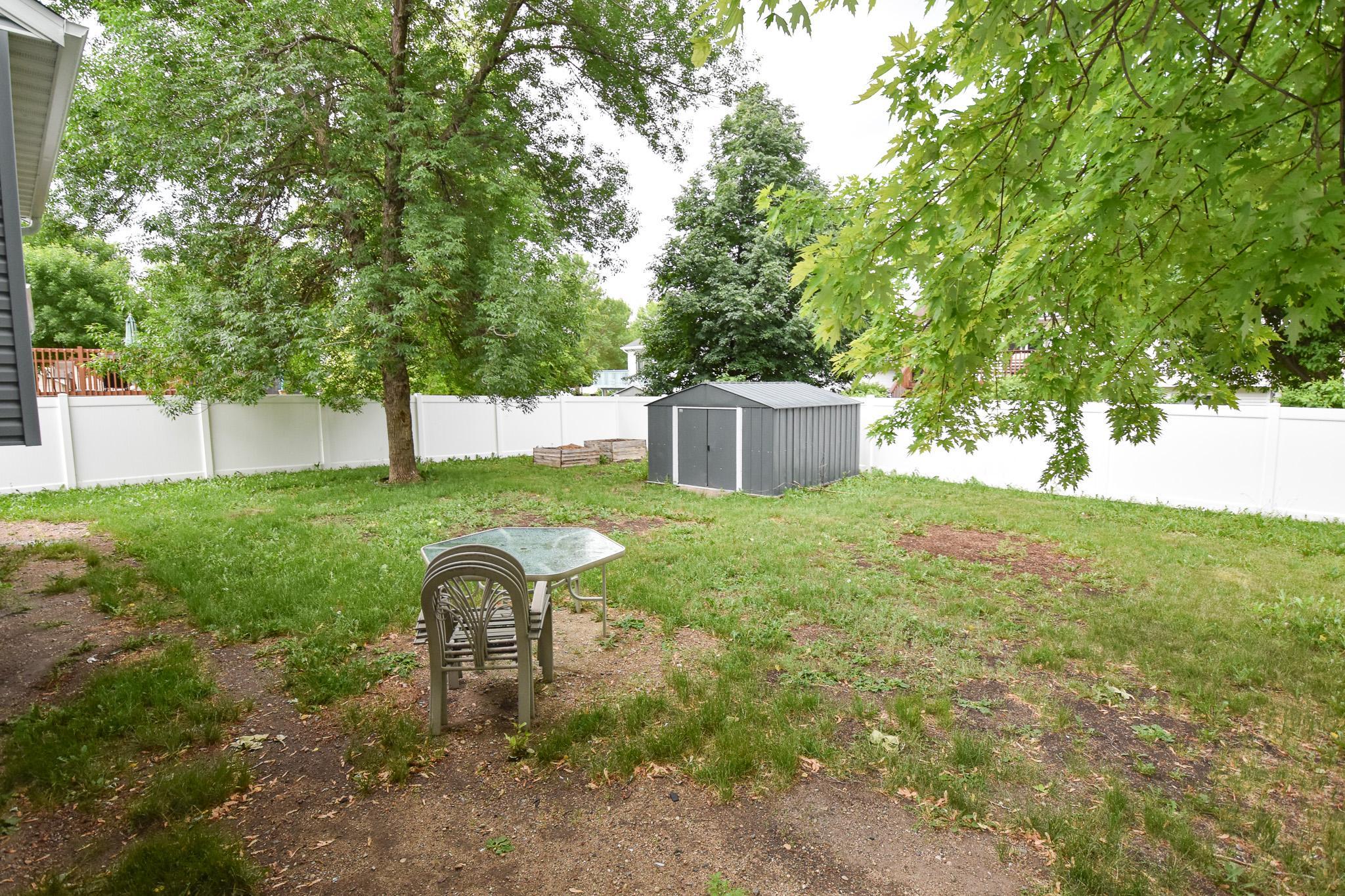 1993 single family home for sale at 1806 36 1/2 Avenue S in Fargo, ND — 4 bed, 2 bath (photo 48 of 60)