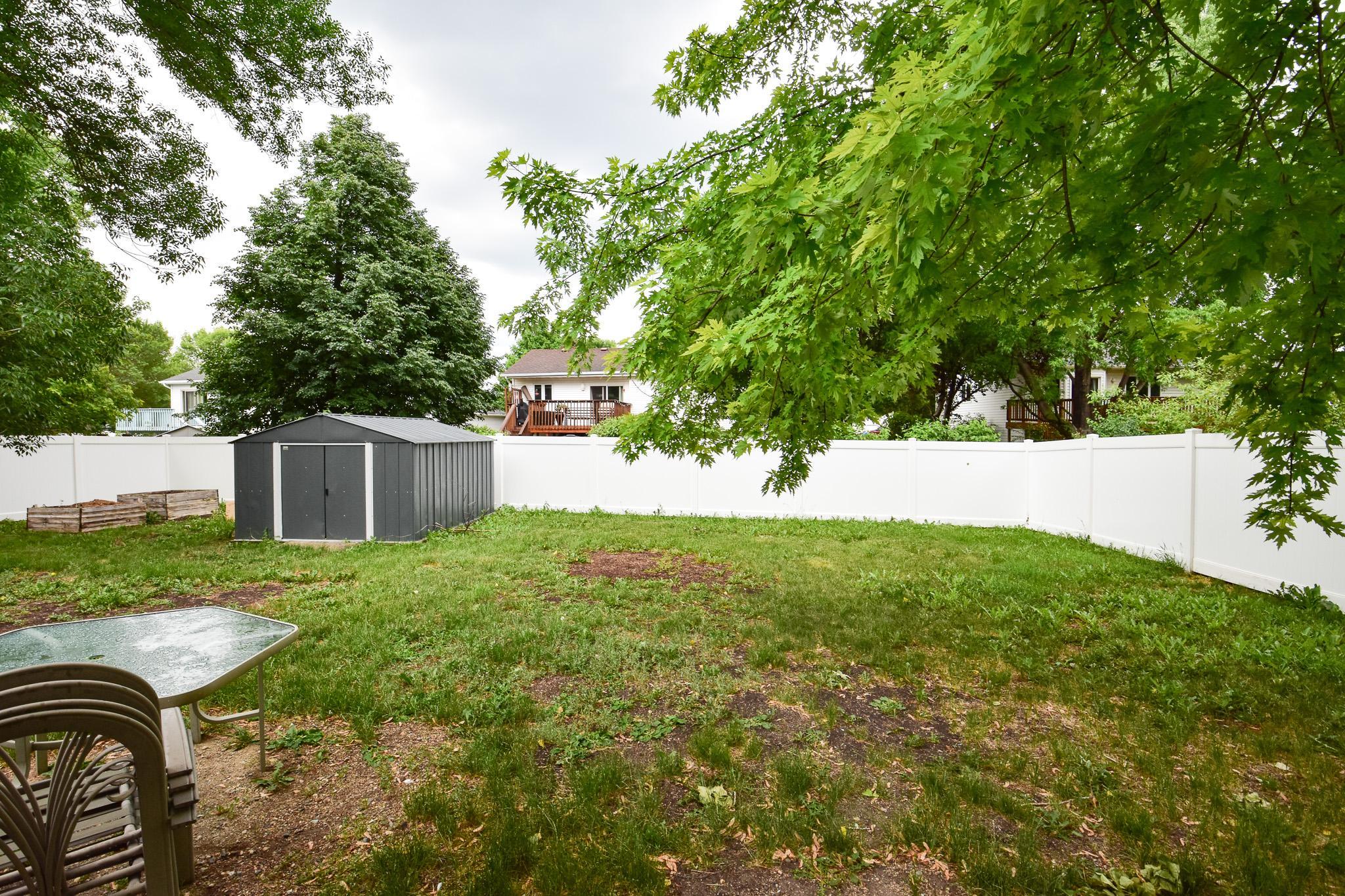 1993 single family home for sale at 1806 36 1/2 Avenue S in Fargo, ND — 4 bed, 2 bath (photo 49 of 60)