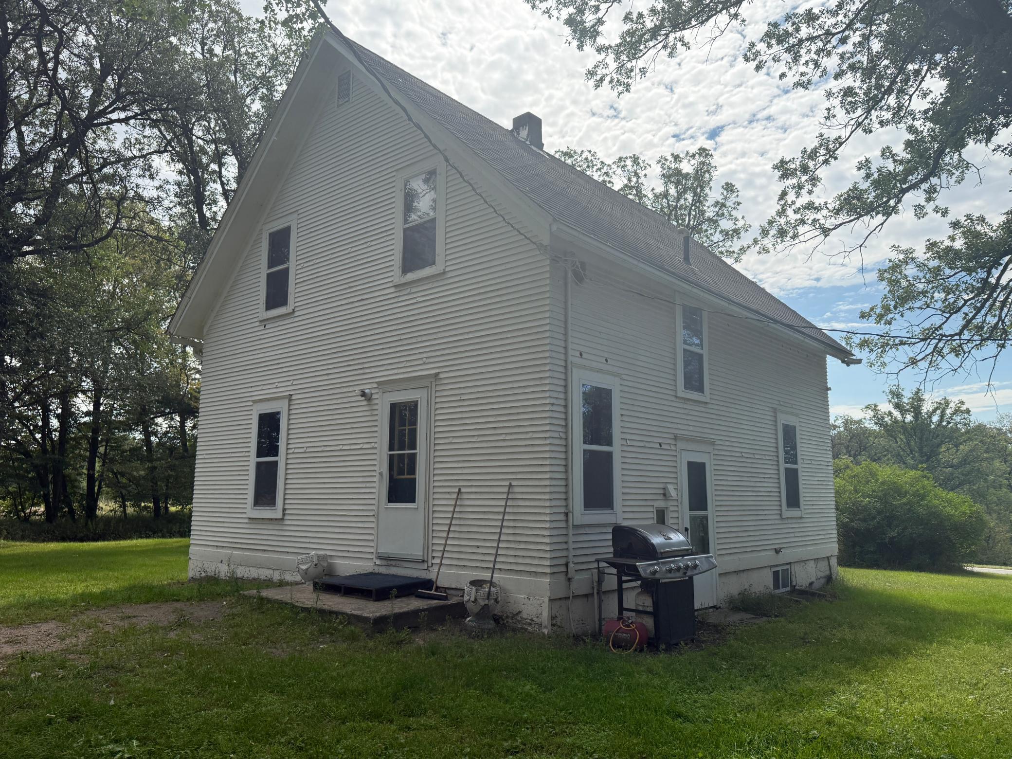 1930 single family home for sale at 3928 State Highway 200 in Gary, MN — 4 bed, 1 bath (photo 4 of 28)