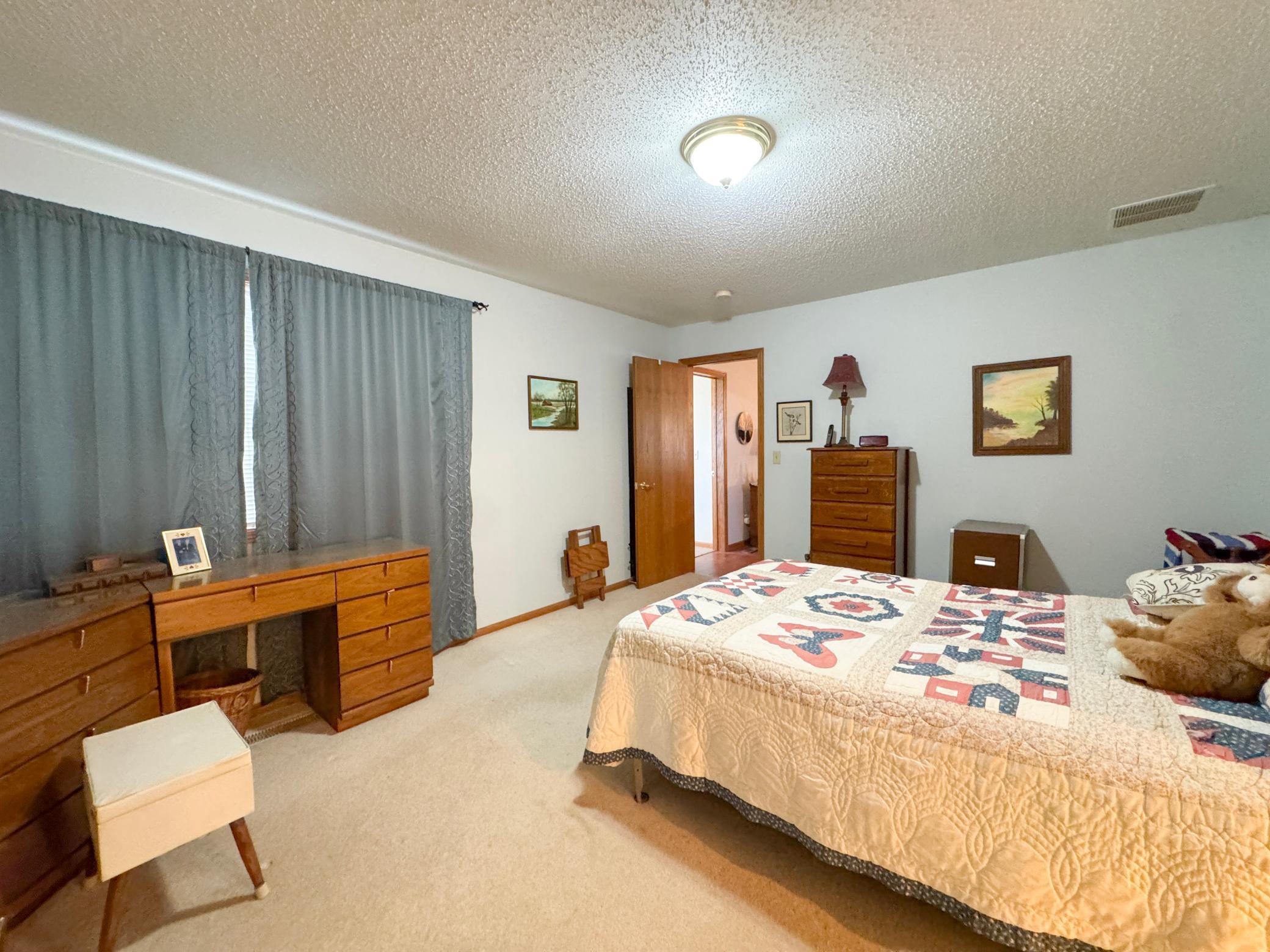1996 twin home for sale at 2206 Arrowwood Court in Fergus Falls, MN — 2 bed, 2 bath (photo 12 of 26)