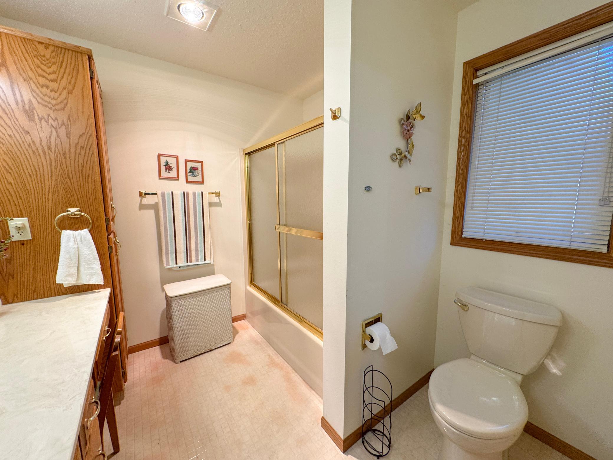 1996 twin home for sale at 2206 Arrowwood Court in Fergus Falls, MN — 2 bed, 2 bath (photo 14 of 26)