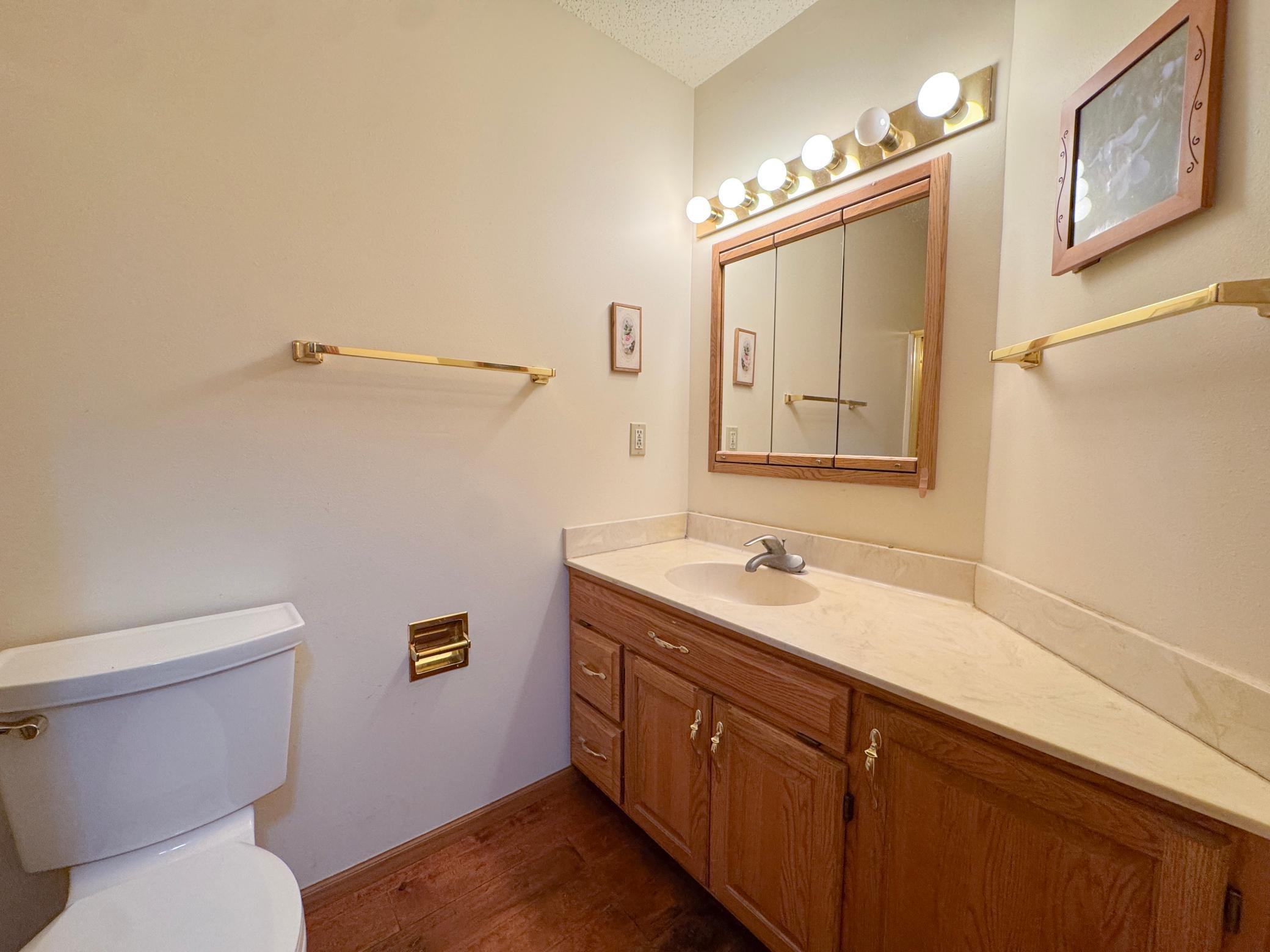 1996 twin home for sale at 2206 Arrowwood Court in Fergus Falls, MN — 2 bed, 2 bath (photo 17 of 26)