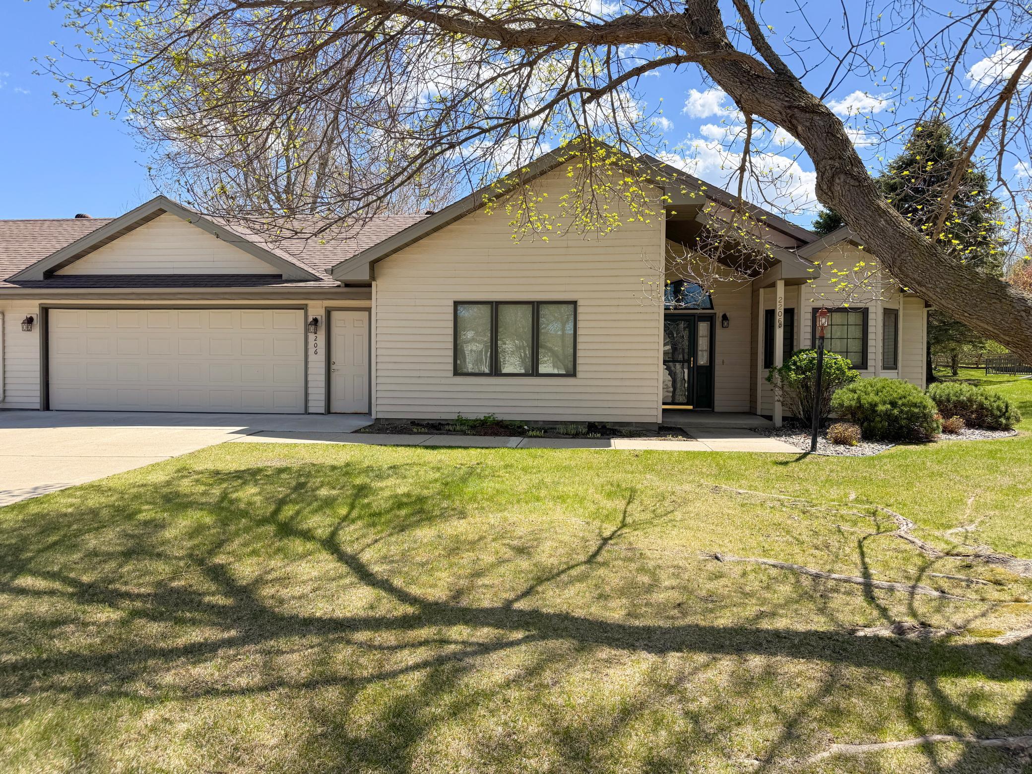 1996 twin home for sale at 2206 Arrowwood Court in Fergus Falls, MN — 2 bed, 2 bath (photo 25 of 26)