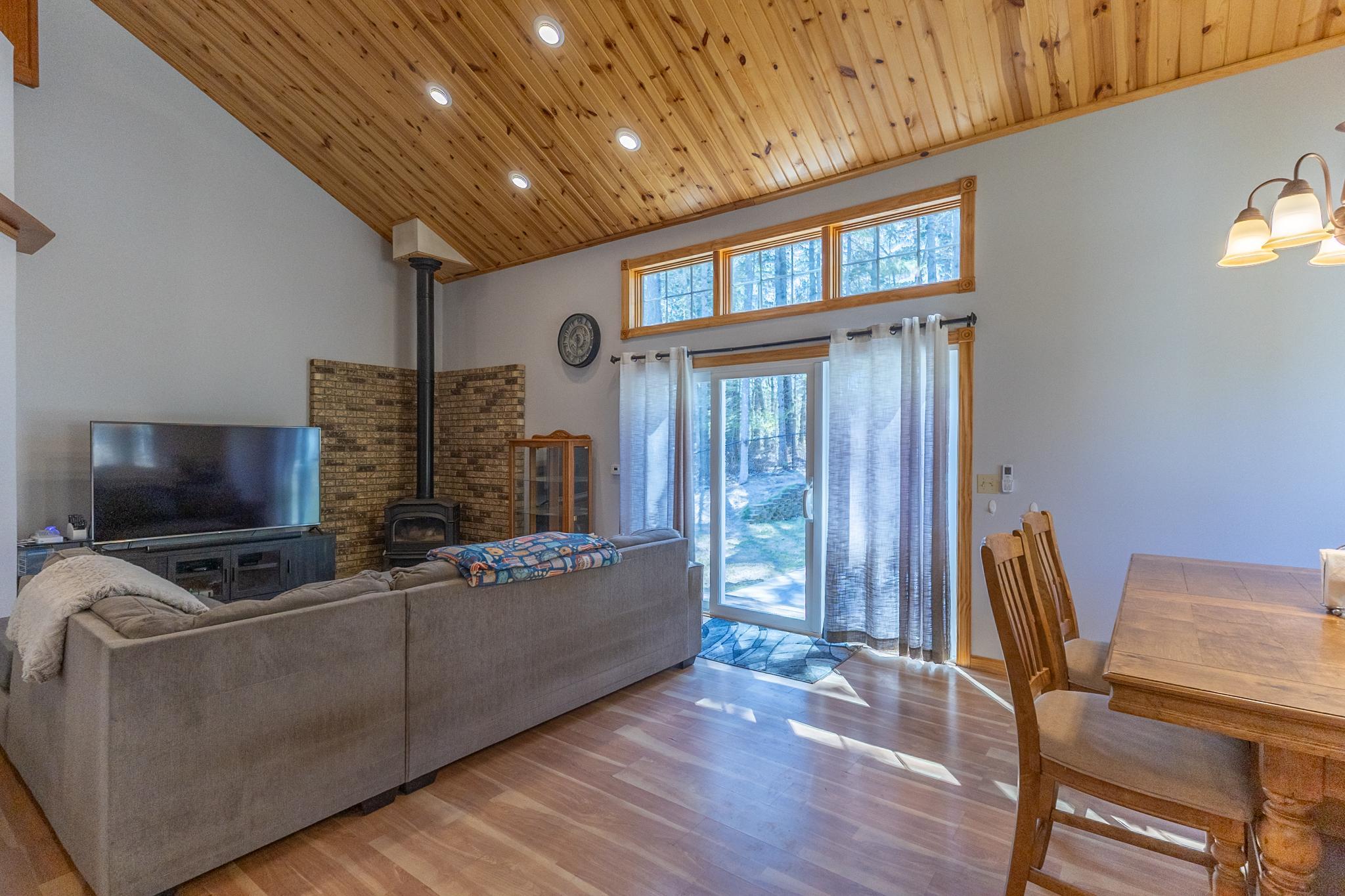 1982 single family home for sale at 508 Spruce Grove Lane NW in Bemidji, MN — 3 bed, 3 bath (photo 14 of 41)
