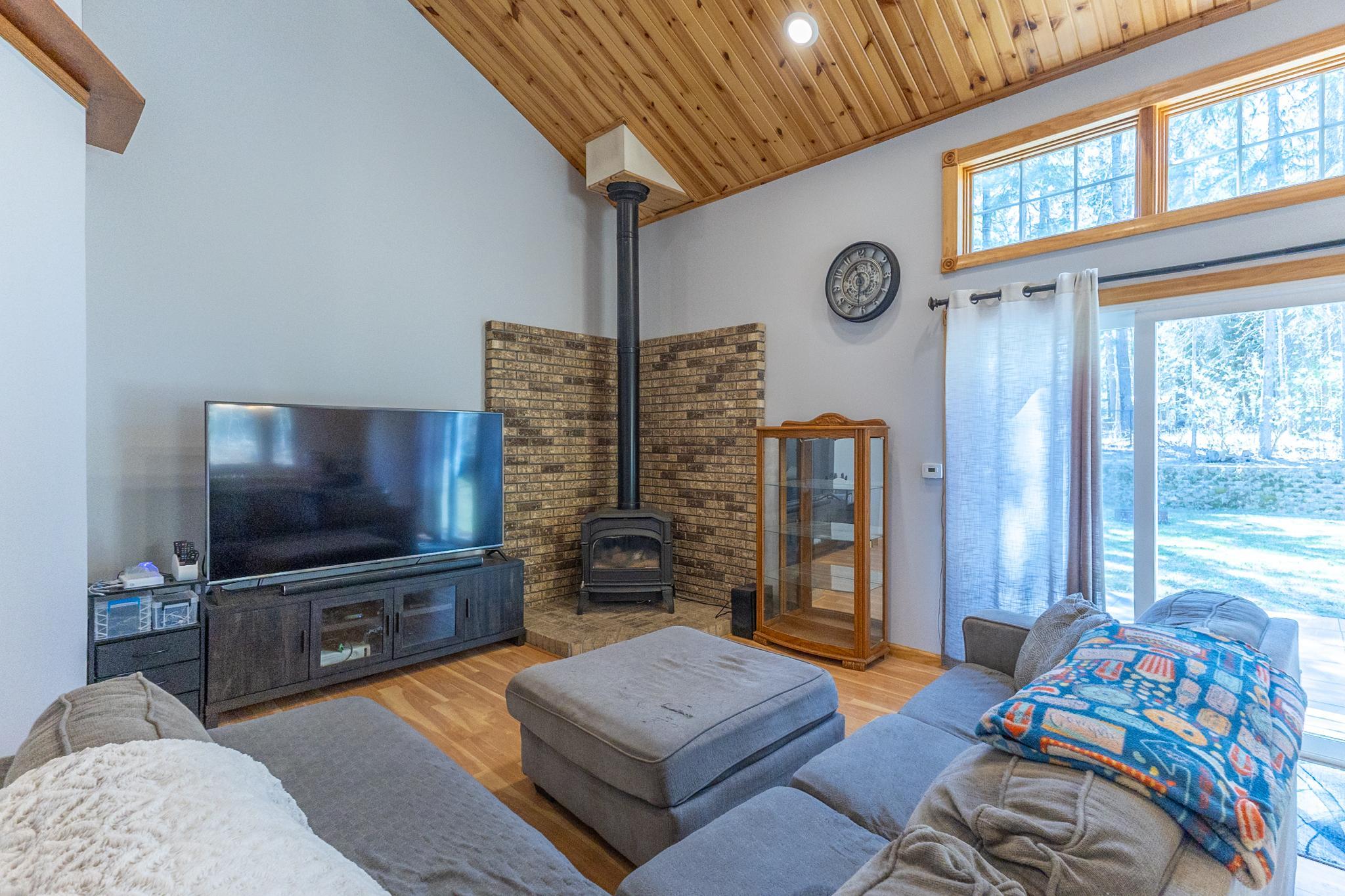 1982 single family home for sale at 508 Spruce Grove Lane NW in Bemidji, MN — 3 bed, 3 bath (photo 15 of 41)