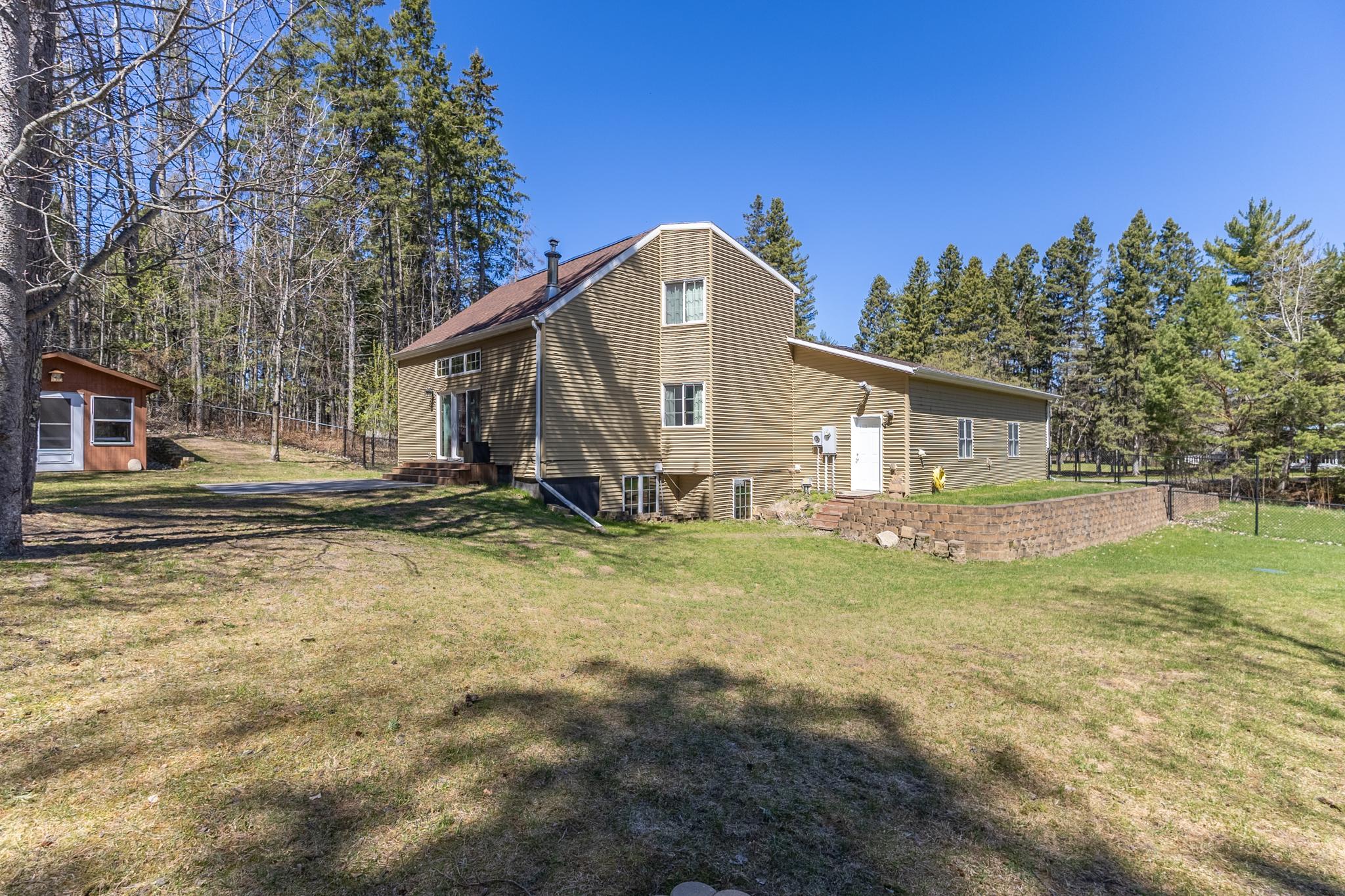 1982 single family home for sale at 508 Spruce Grove Lane NW in Bemidji, MN — 3 bed, 3 bath (photo 3 of 41)
