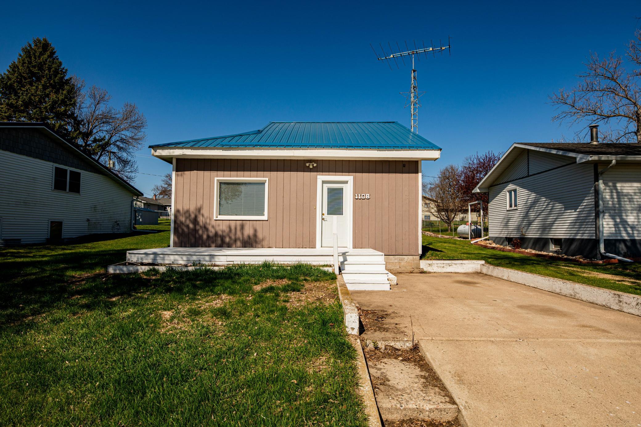 1940 single family home for sale at 1108 Forest Street in Lisbon, ND — 2 bed, 2 bath (photo 23 of 23)