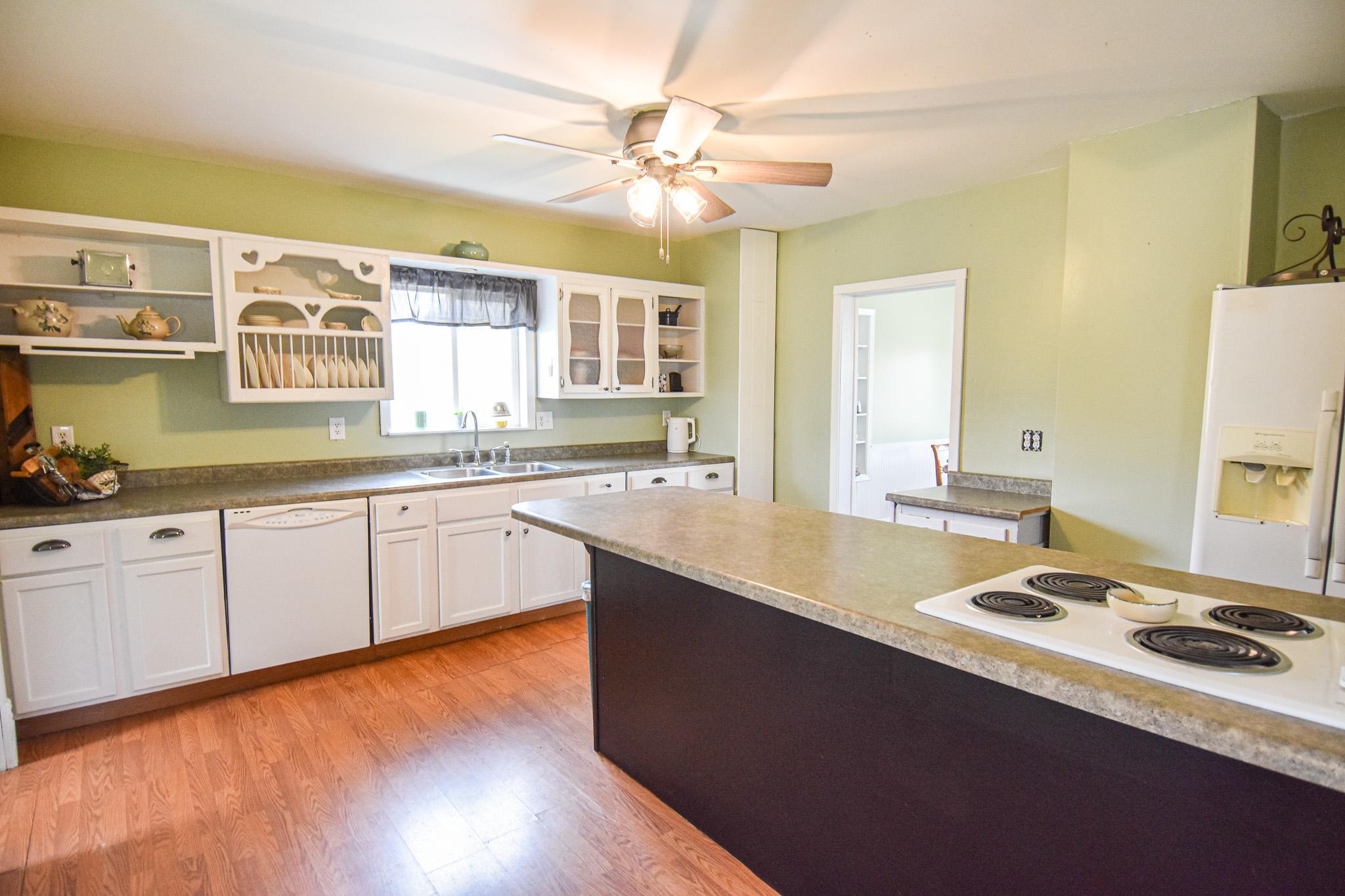 1920 single family home for sale at 117 Red Lake Avenue N in Saint Hilaire, MN — 4 bed, 2 bath (photo 6 of 35)