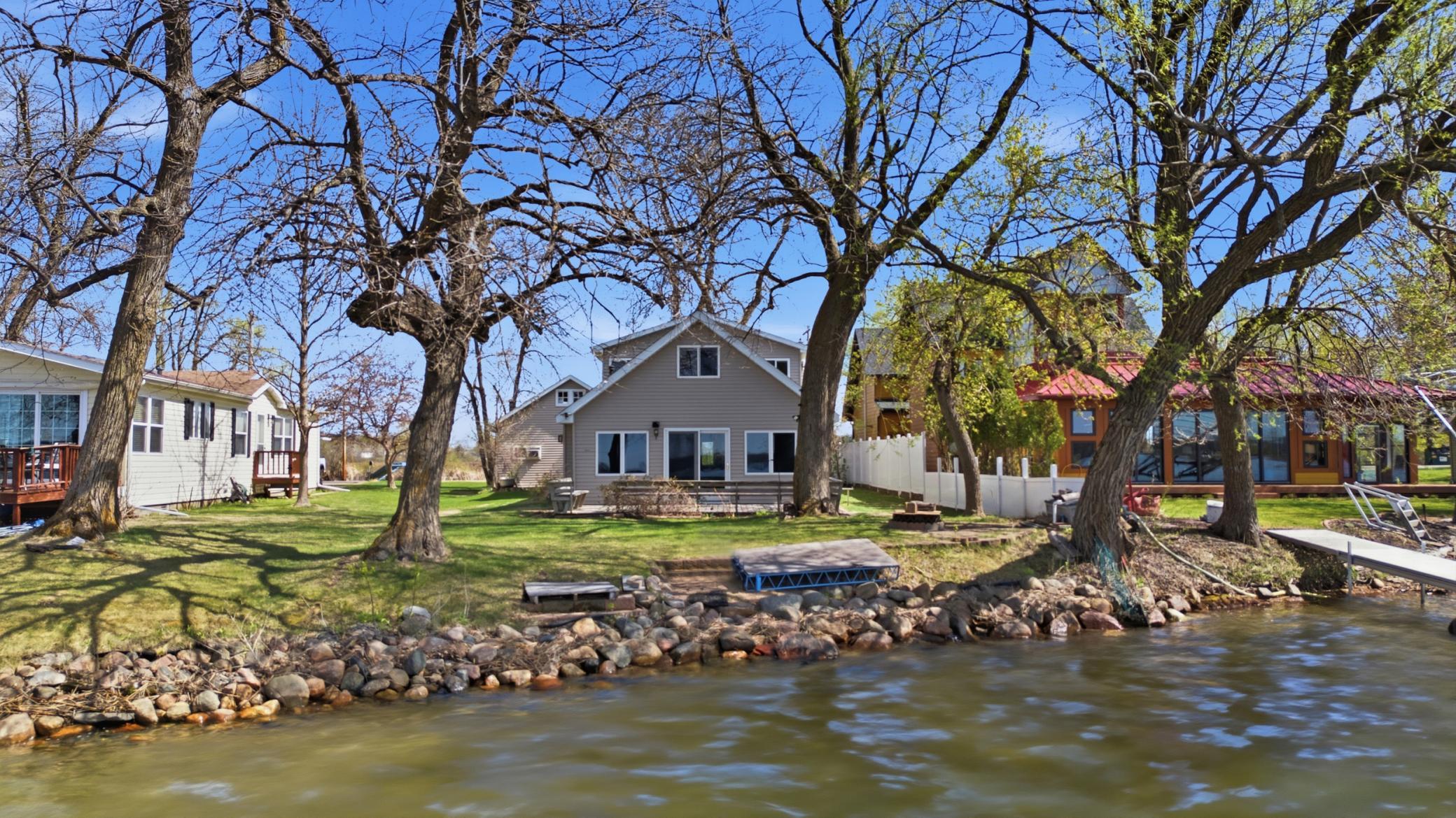 1949 single family home for sale at 192 Shorewood Drive in Detroit Lakes, MN — 4 bed, 2 bath