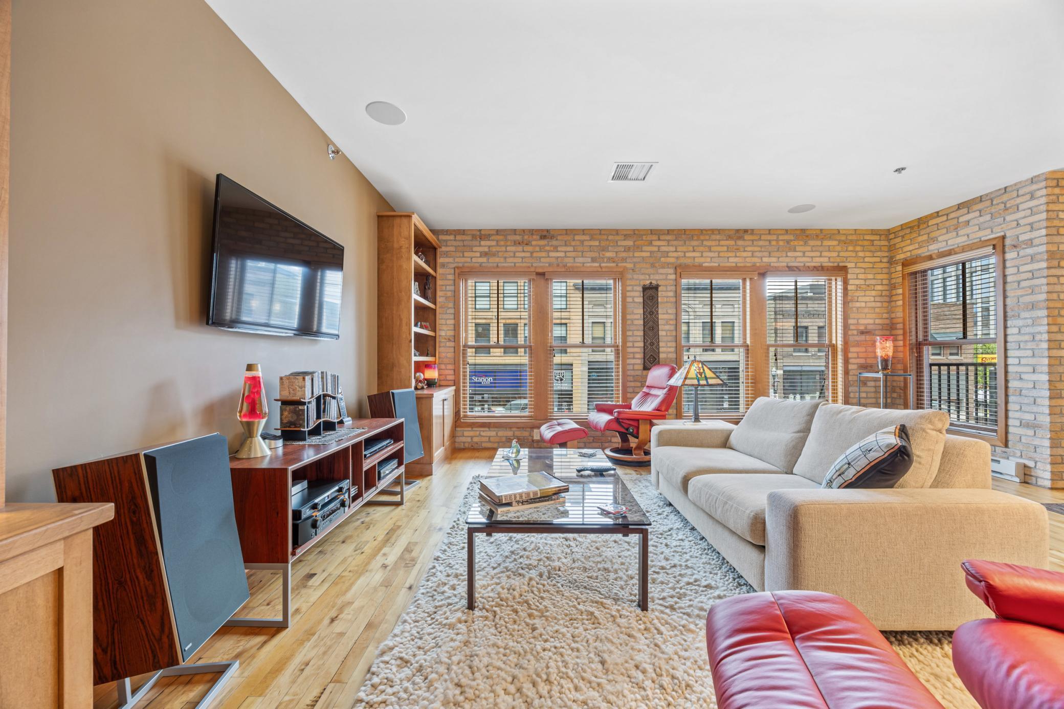 2007 condo for sale at 300 Broadway N, Unit 204 in Fargo, ND — 2 bed, 2 bath (photo 14 of 49)