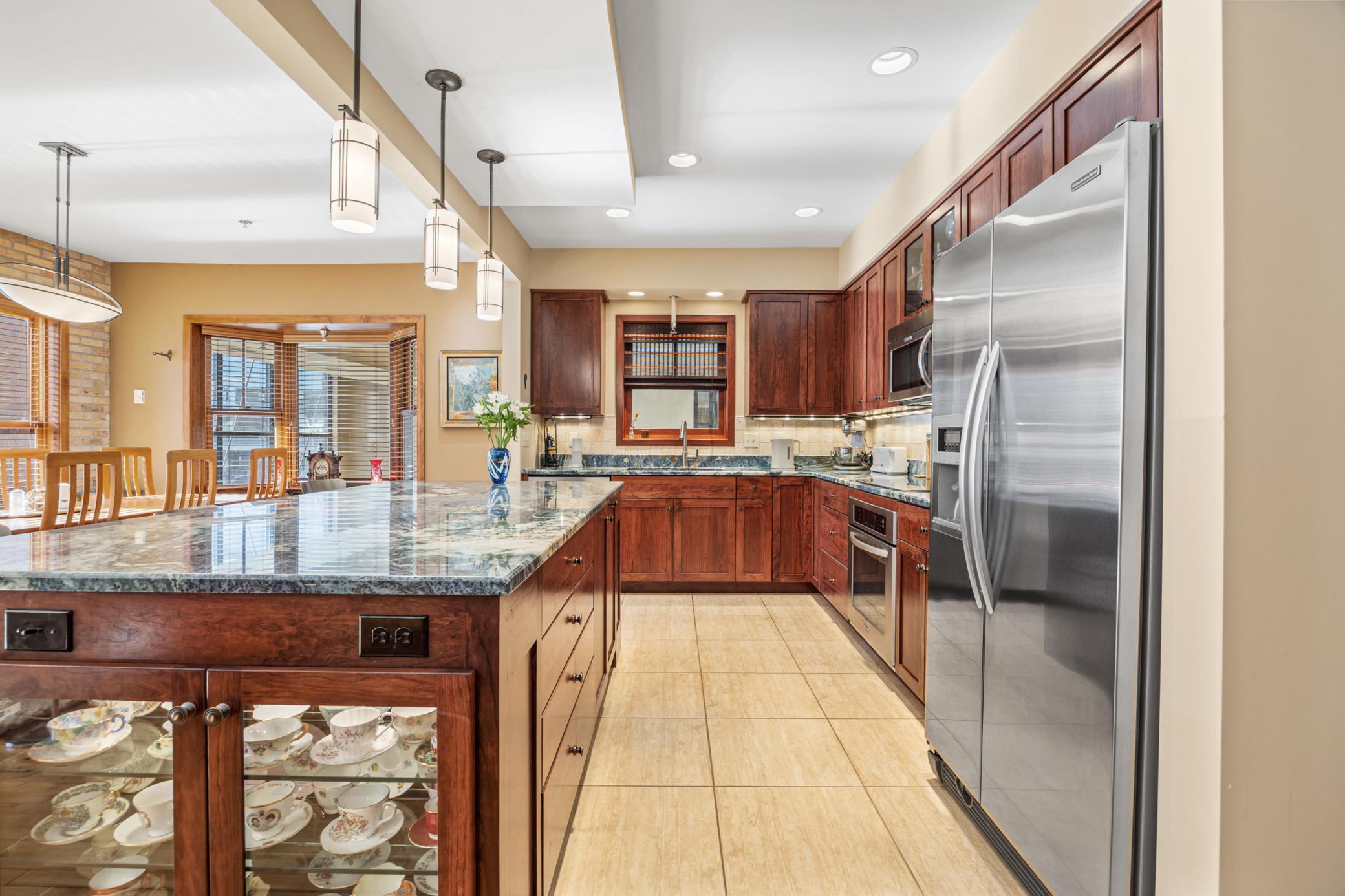 2007 condo for sale at 300 Broadway N, Unit 204 in Fargo, ND — 2 bed, 2 bath (photo 18 of 49)