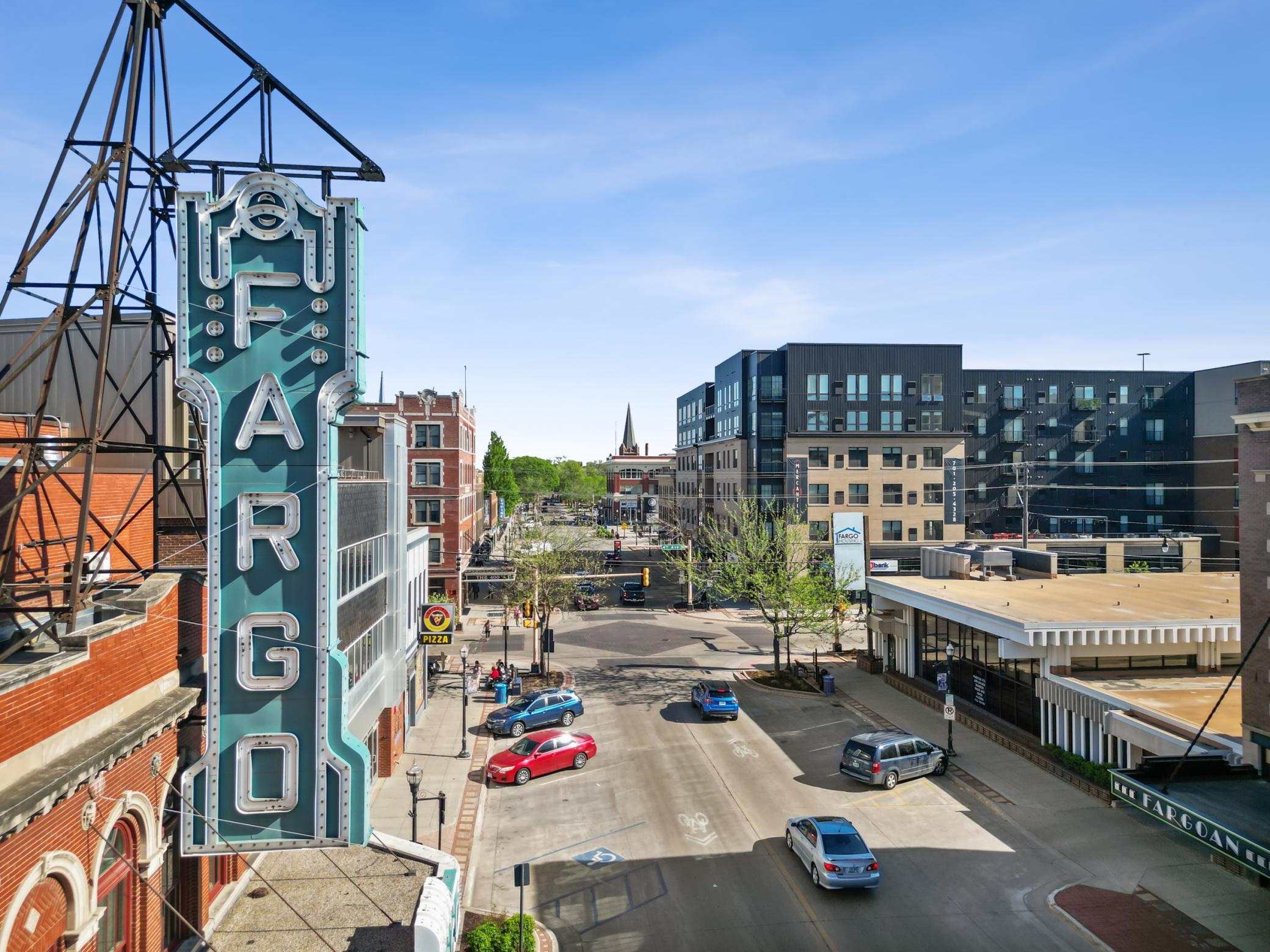 2007 condo for sale at 300 Broadway N, Unit 204 in Fargo, ND — 2 bed, 2 bath (photo 45 of 49)
