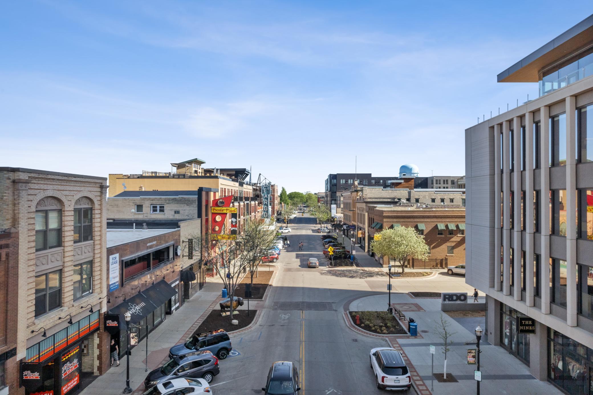 2007 condo for sale at 300 Broadway N, Unit 204 in Fargo, ND — 2 bed, 2 bath (photo 46 of 49)