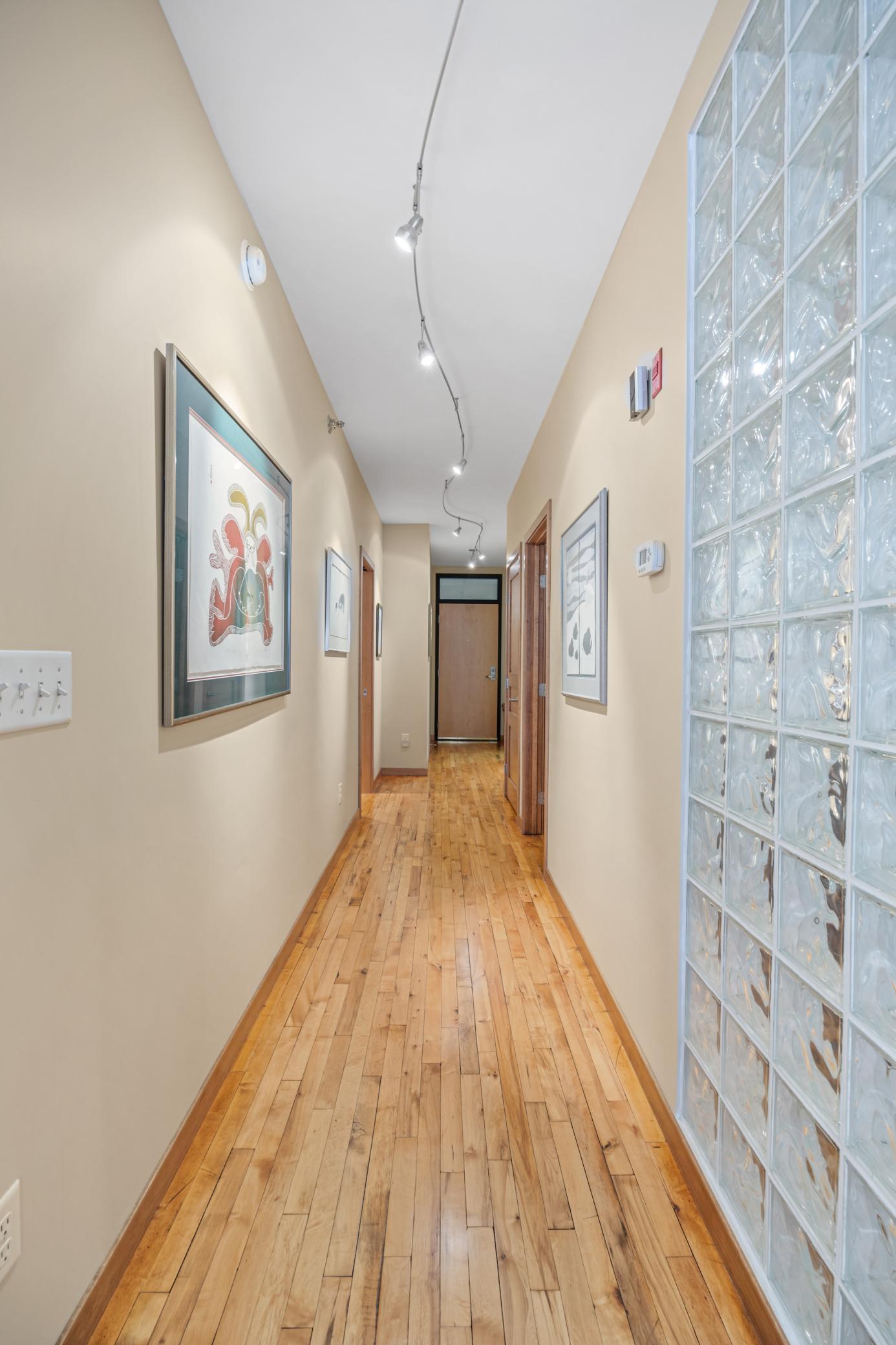 2007 condo for sale at 300 Broadway N, Unit 204 in Fargo, ND — 2 bed, 2 bath (photo 6 of 49)
