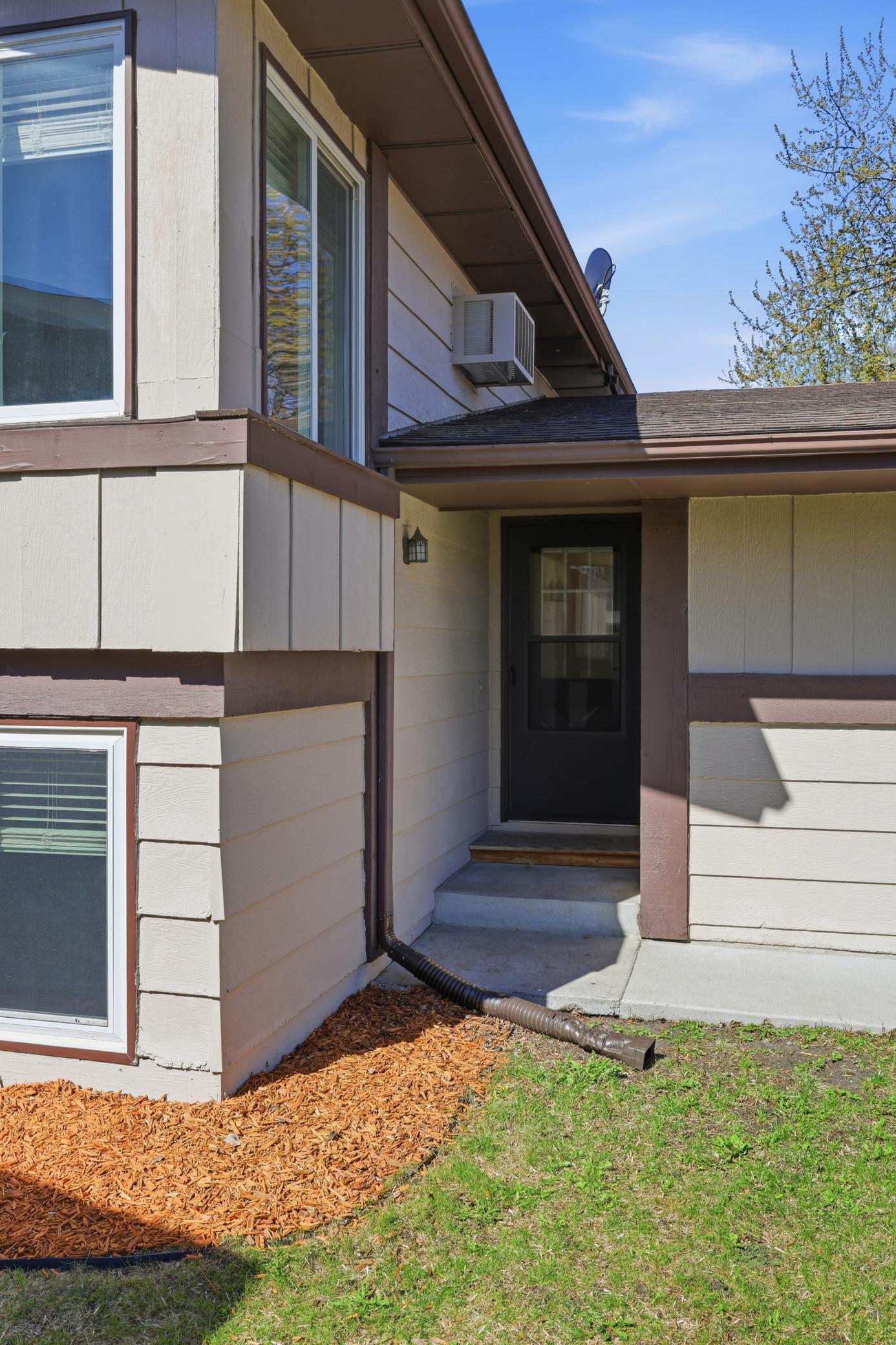 1808 28th Avenue S, Fargo ND 58103 - Photo 2 of 31