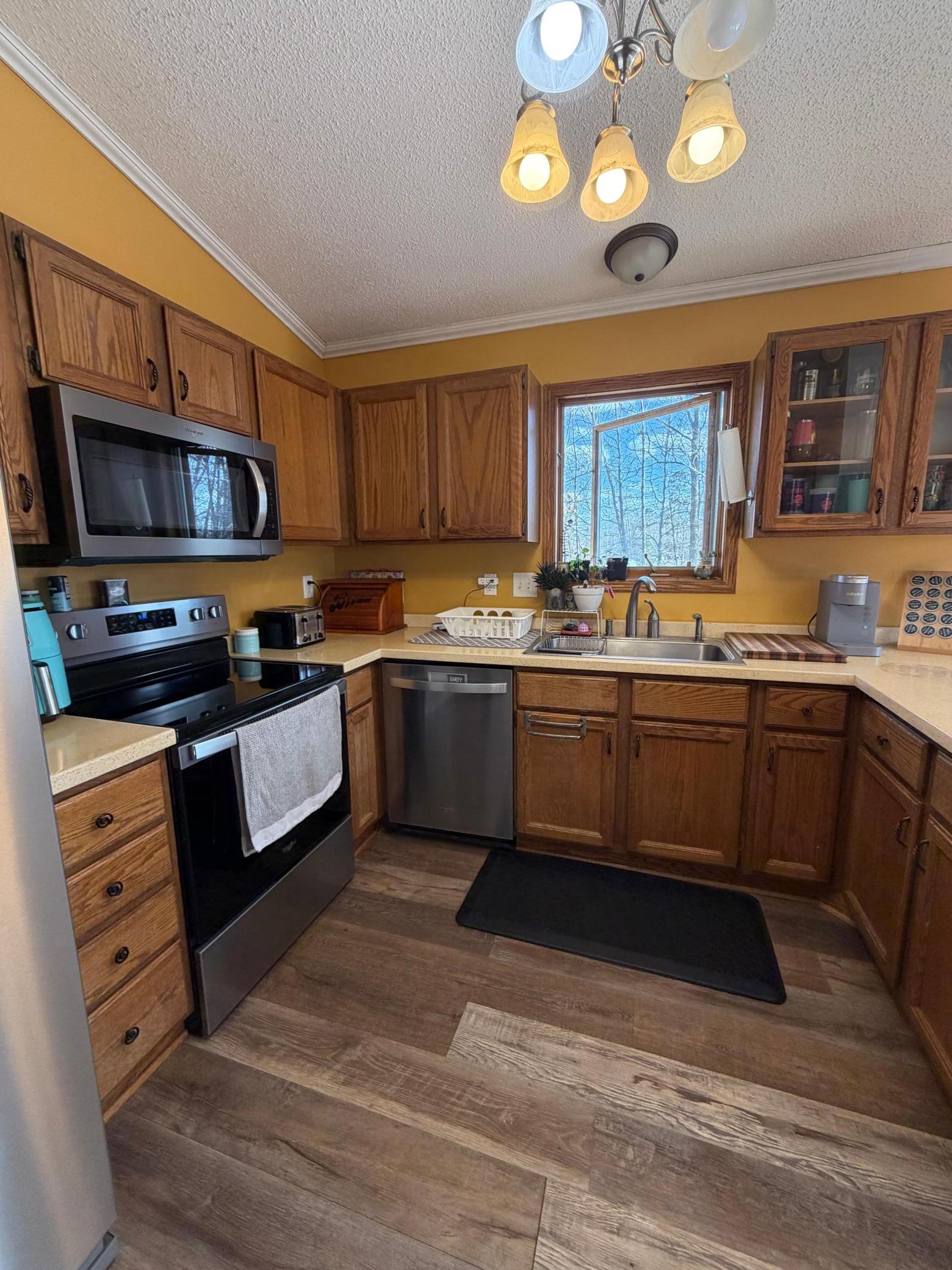 1992 single family home for sale at 765 Adams Avenue SW in Bemidji, MN — 4 bed, 2 bath (photo 3 of 40)