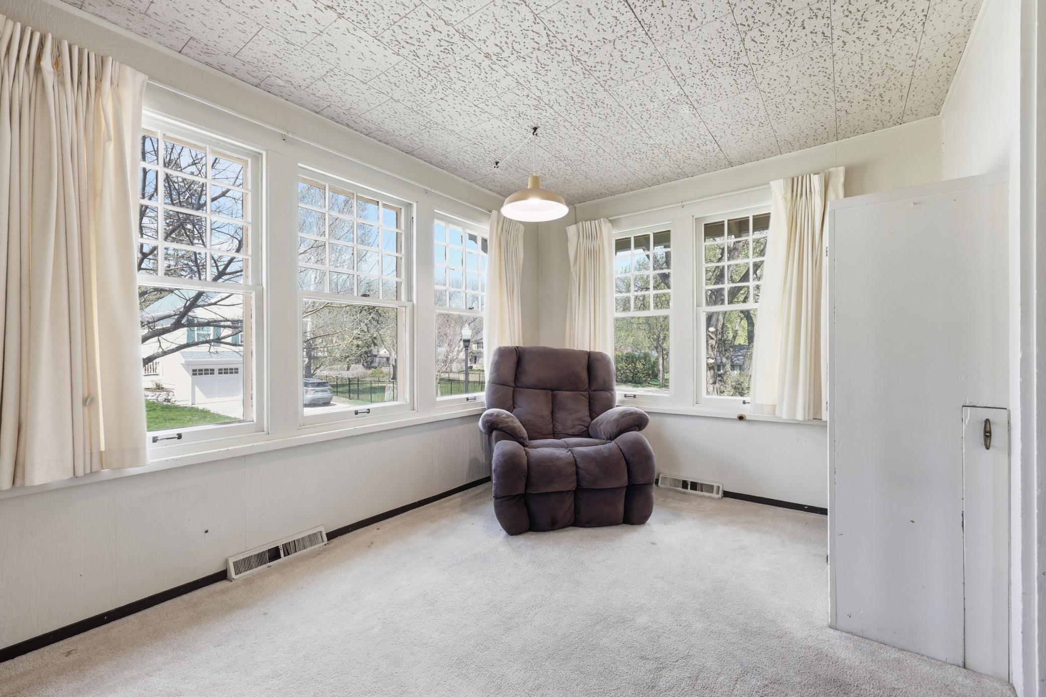 1202 6th Street S, Fargo ND 58103 - Photo 11 of 34