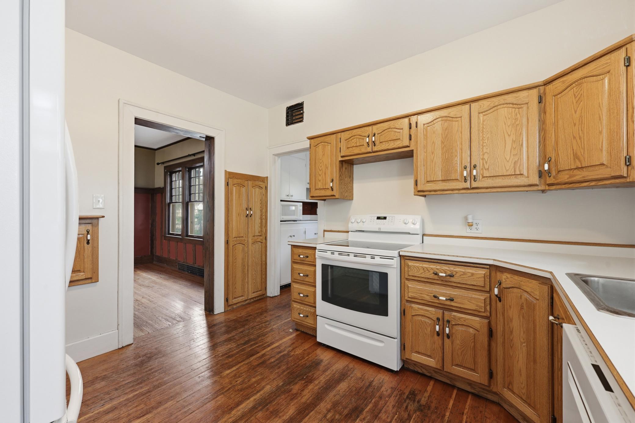 1202 6th Street S, Fargo ND 58103 - Photo 14 of 34