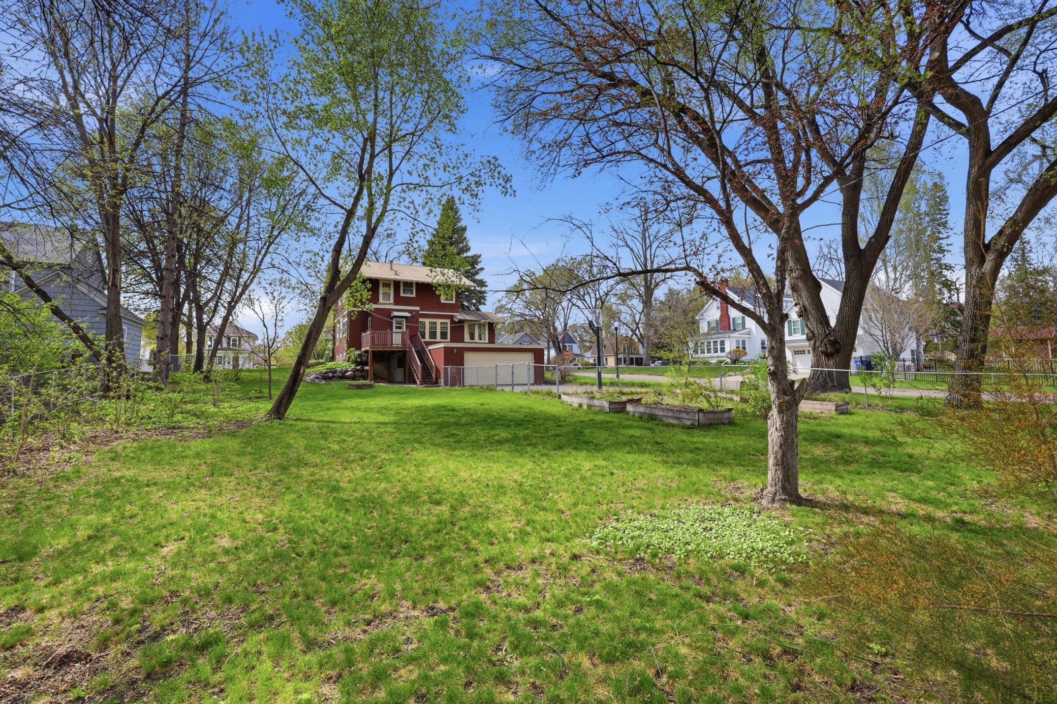 1202 6th Street S, Fargo ND 58103 - Photo 28 of 34