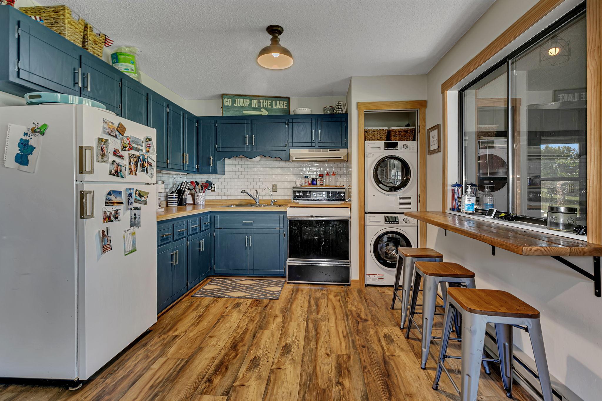1988 single family home for sale at 3885 Wahtomin Trail NW in Alexandria, MN — 2 bed, 1 bath (photo 6 of 34)