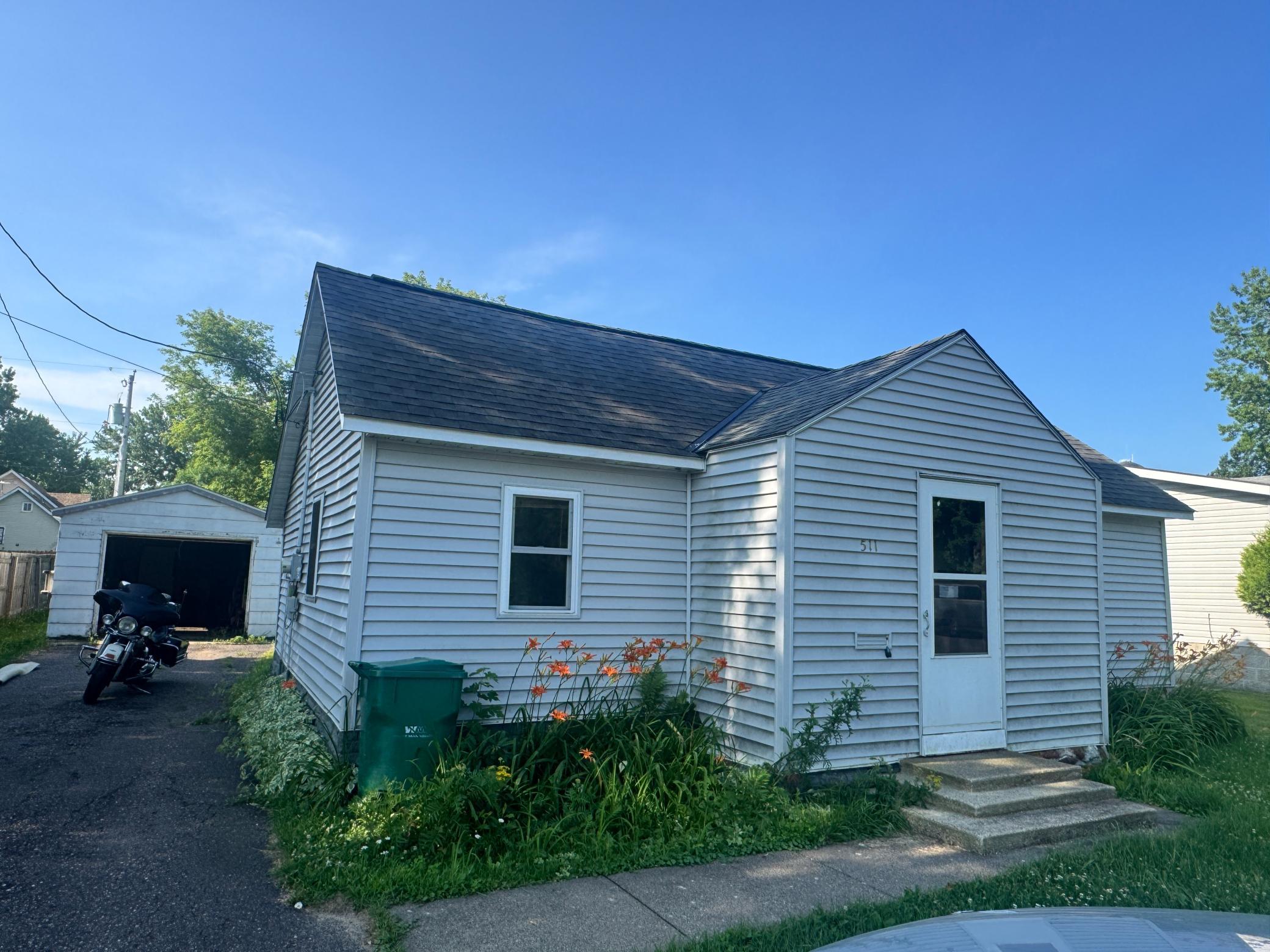 1969 single family home for sale at 511 5th Street NW in Aitkin, MN — 2 bed, 1 bath (photo 2 of 19)