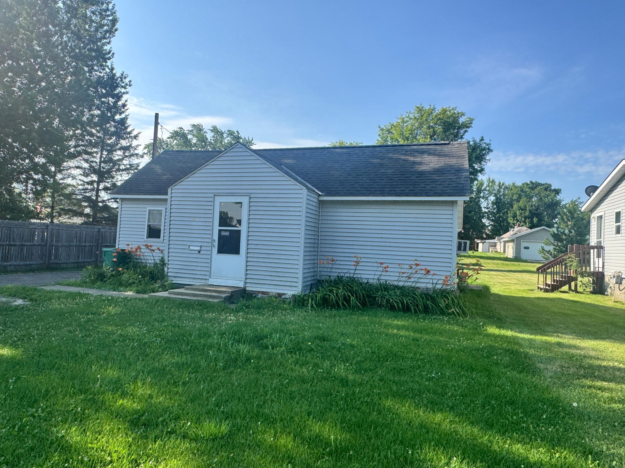 1969 single family home for sale at 511 5th Street NW in Aitkin, MN — 2 bed, 1 bath