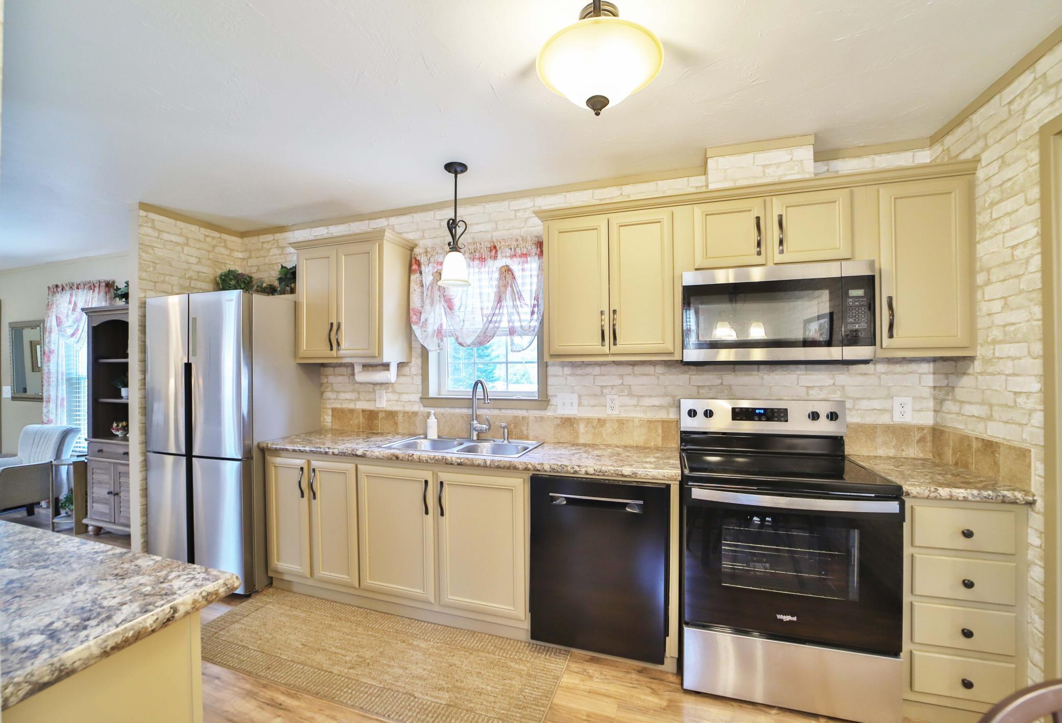 2016 single family home for sale at 9188 Estate Circle in Brainerd, MN — 3 bed, 2 bath (photo 4 of 56)