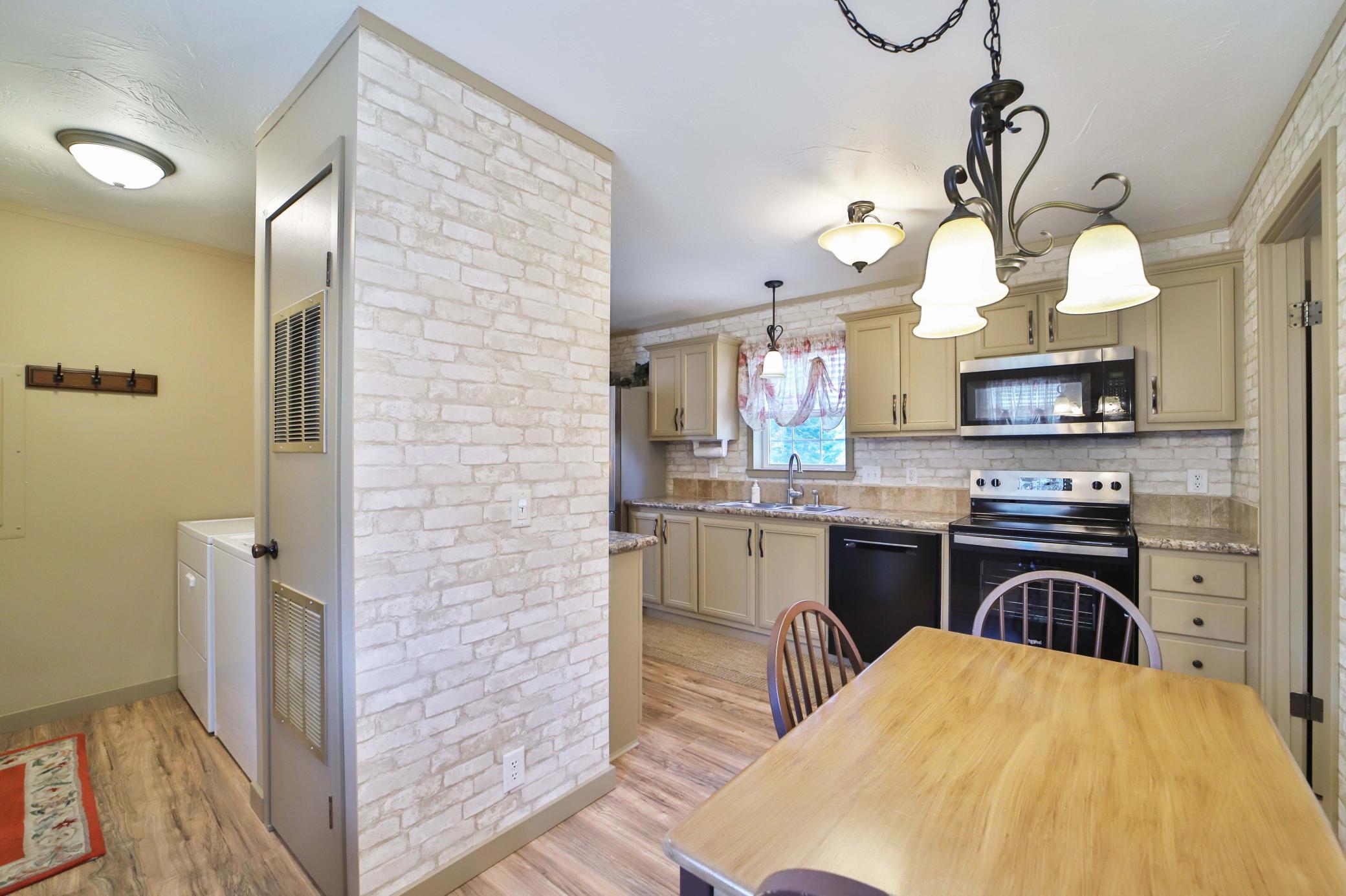 2016 single family home for sale at 9188 Estate Circle in Brainerd, MN — 3 bed, 2 bath (photo 10 of 56)