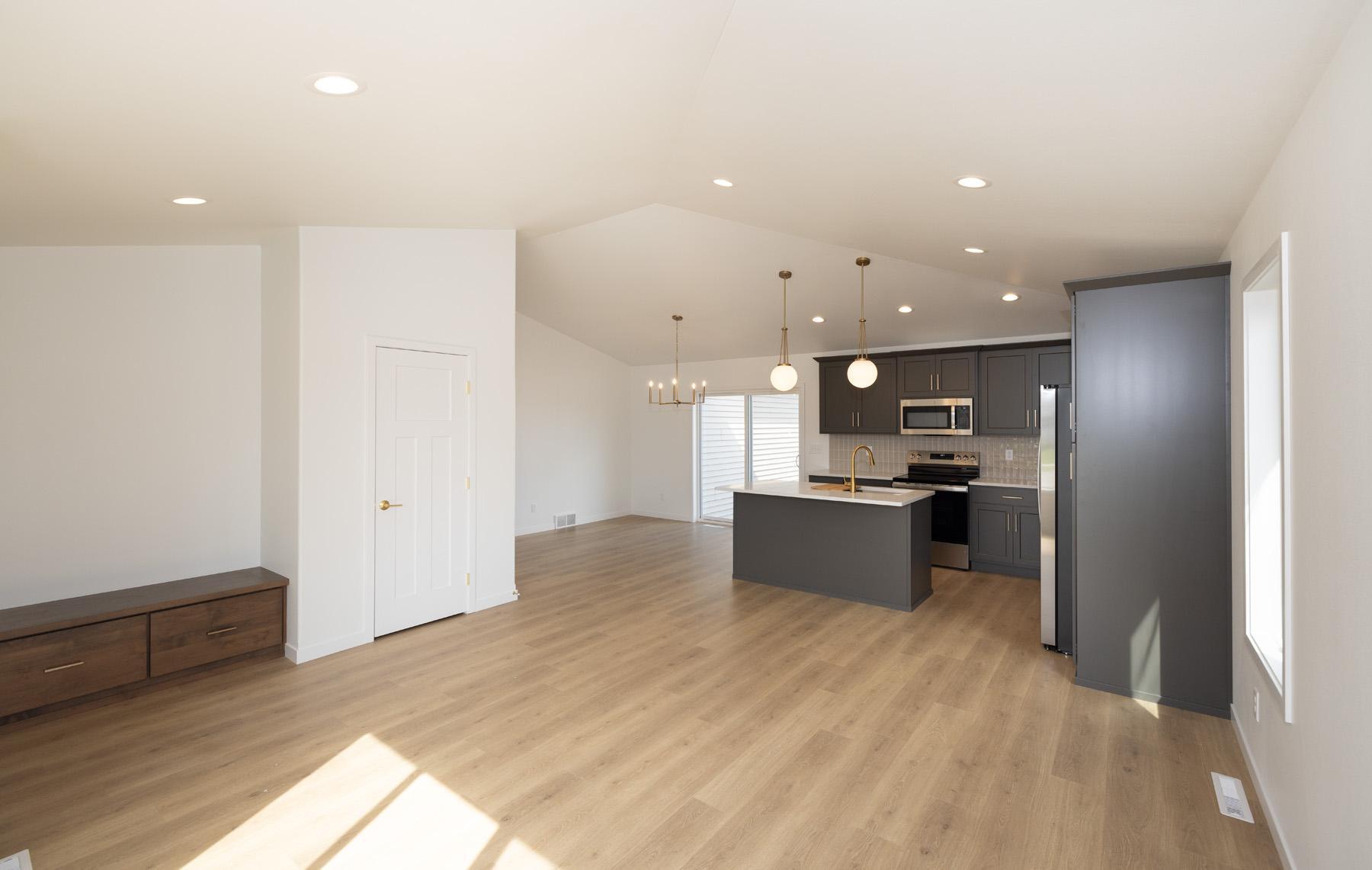 2026 single family home for sale at 2575 Golden Lane S in Fargo, ND — 4 bed, 3 bath (photo 5 of 44)