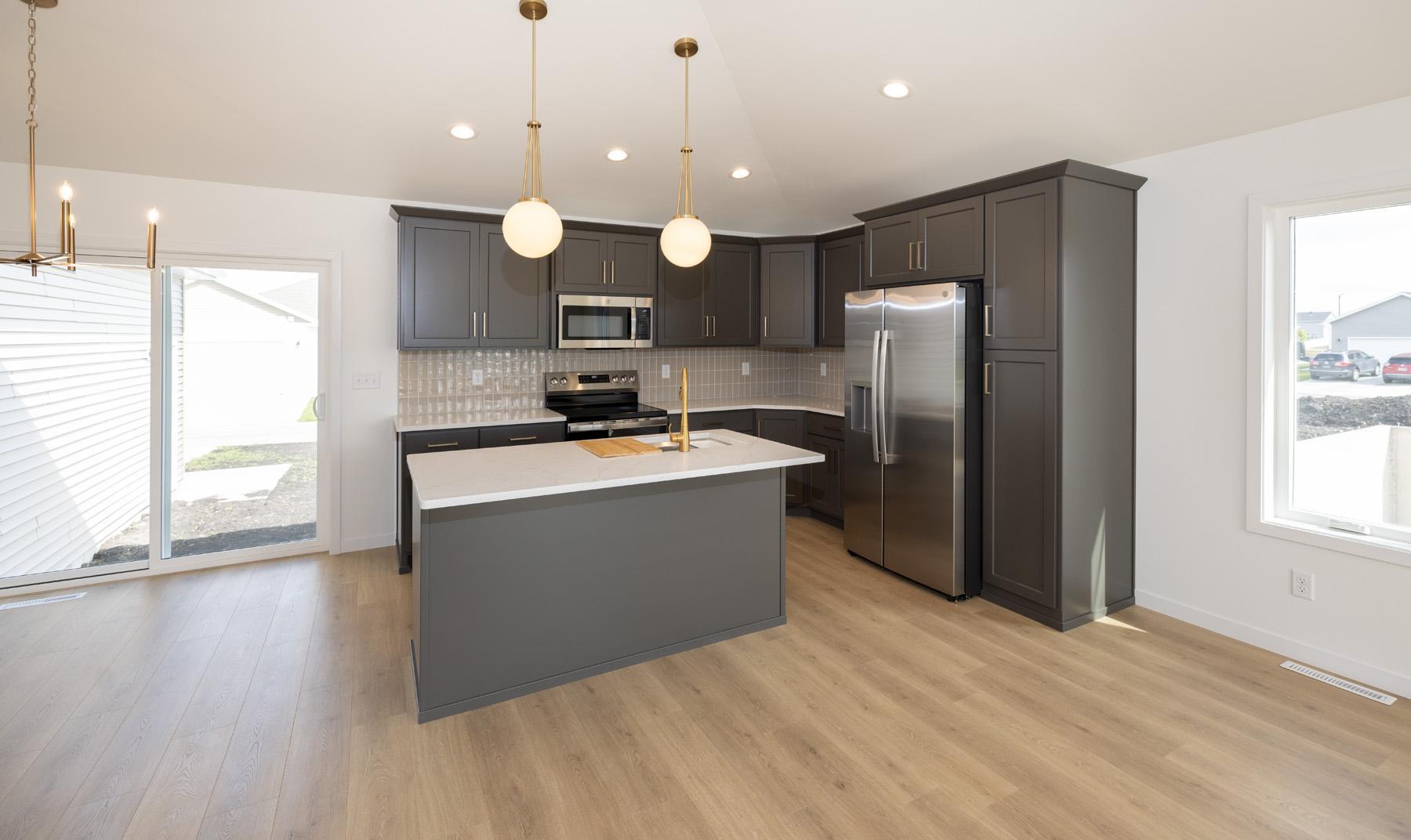 2026 single family home for sale at 2575 Golden Lane S in Fargo, ND — 4 bed, 3 bath (photo 6 of 44)