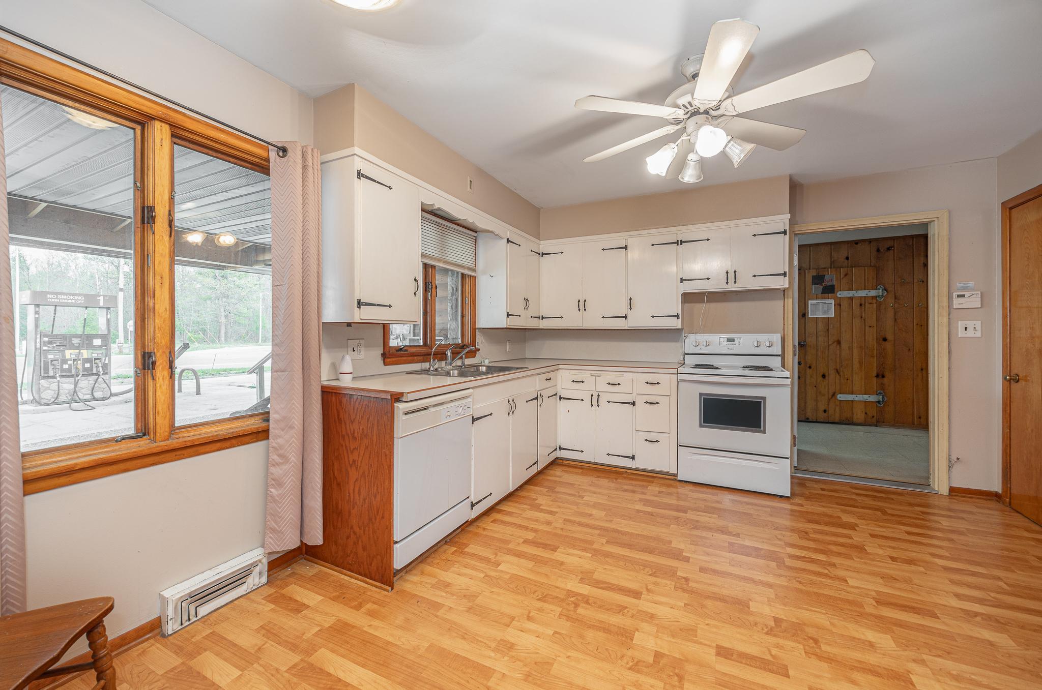1953 single family home for sale at 3062 _State Highway 84 NE in Longville, MN — 2 bed, 2 bath (photo 4 of 29)