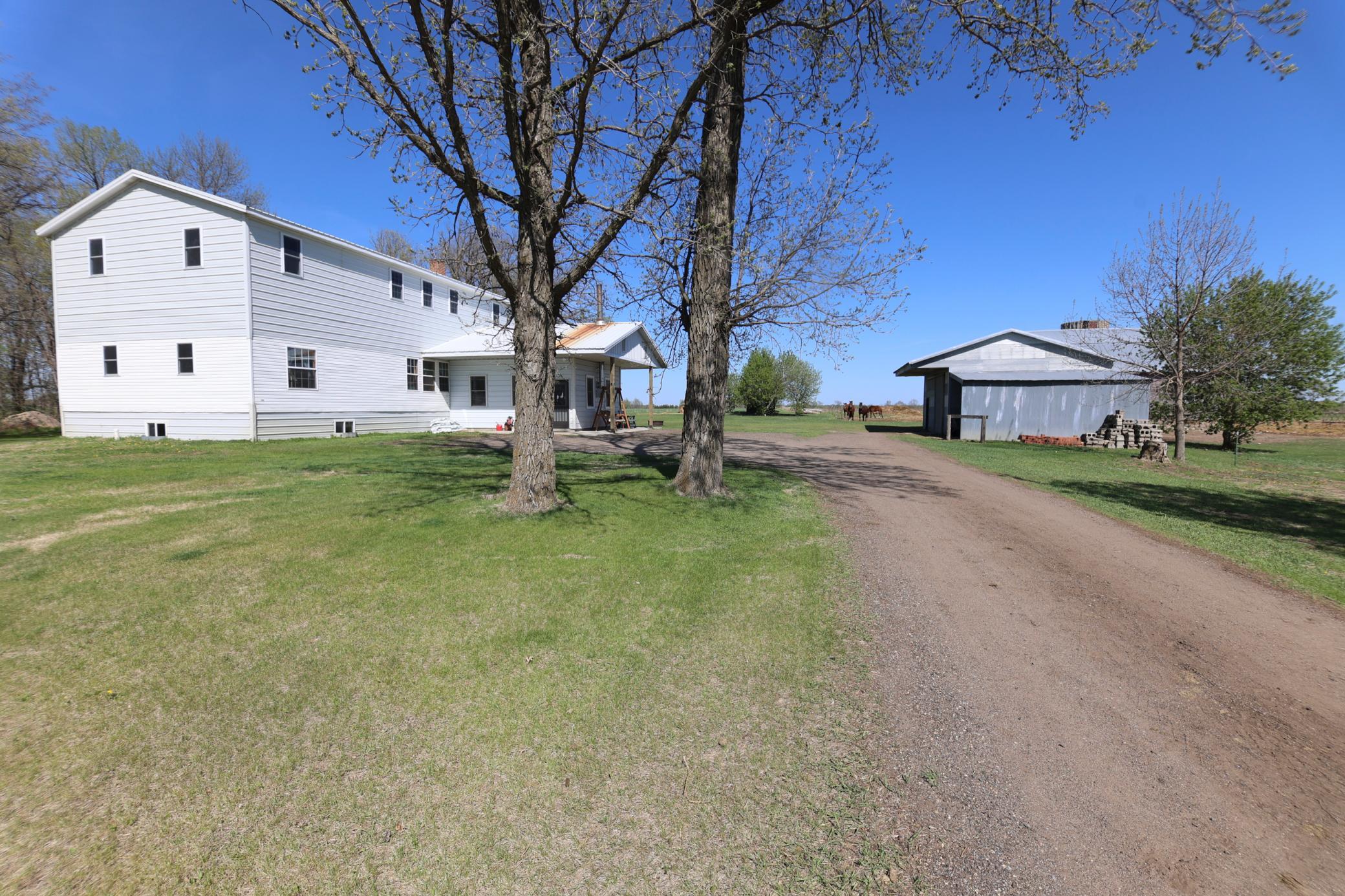 1995 single family home for sale at 28396 570th Avenue in Deer Creek, MN — 5 bed, 1 bath (photo 2 of 43)