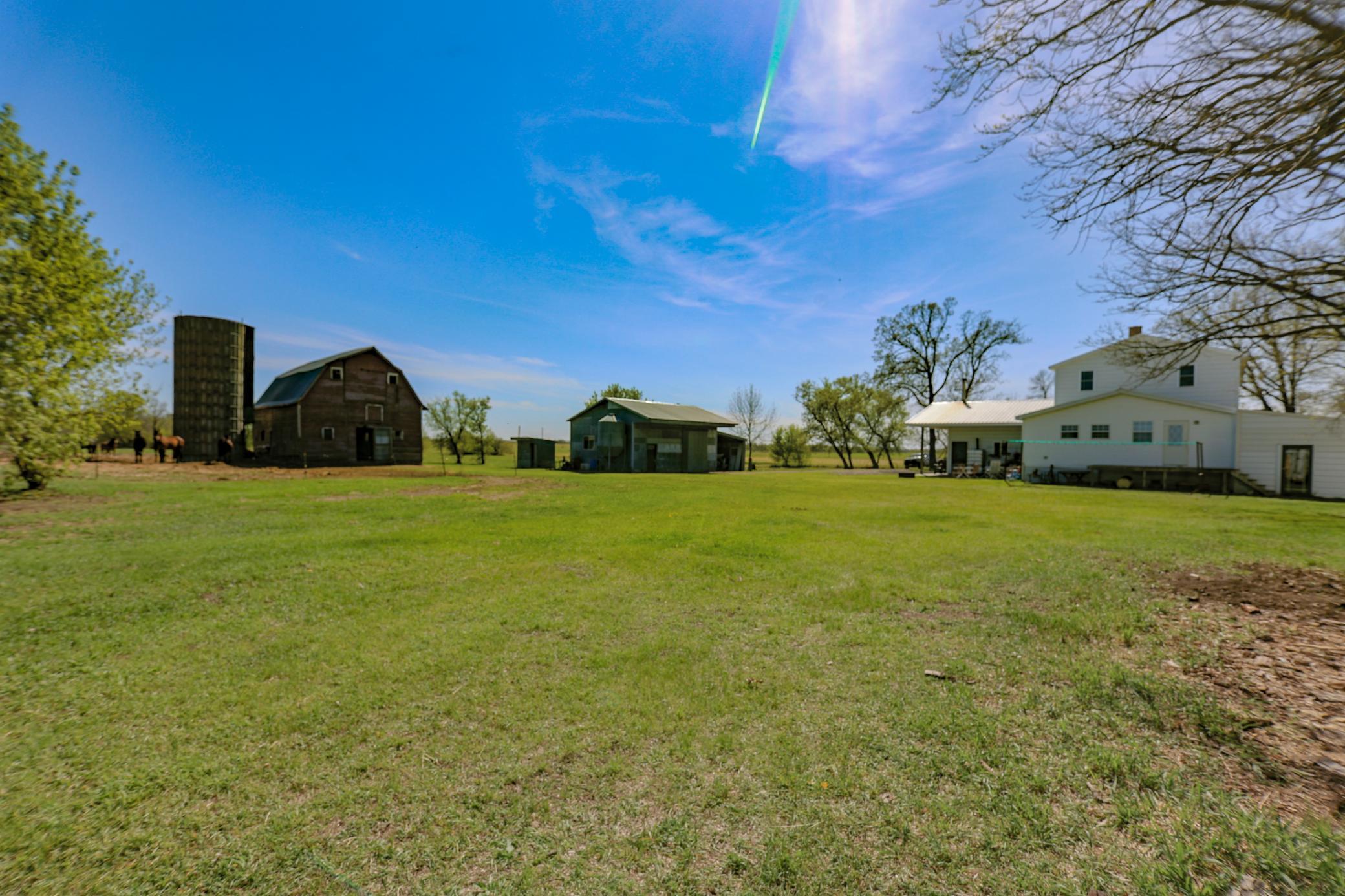 1995 single family home for sale at 28396 570th Avenue in Deer Creek, MN — 5 bed, 1 bath (photo 14 of 43)