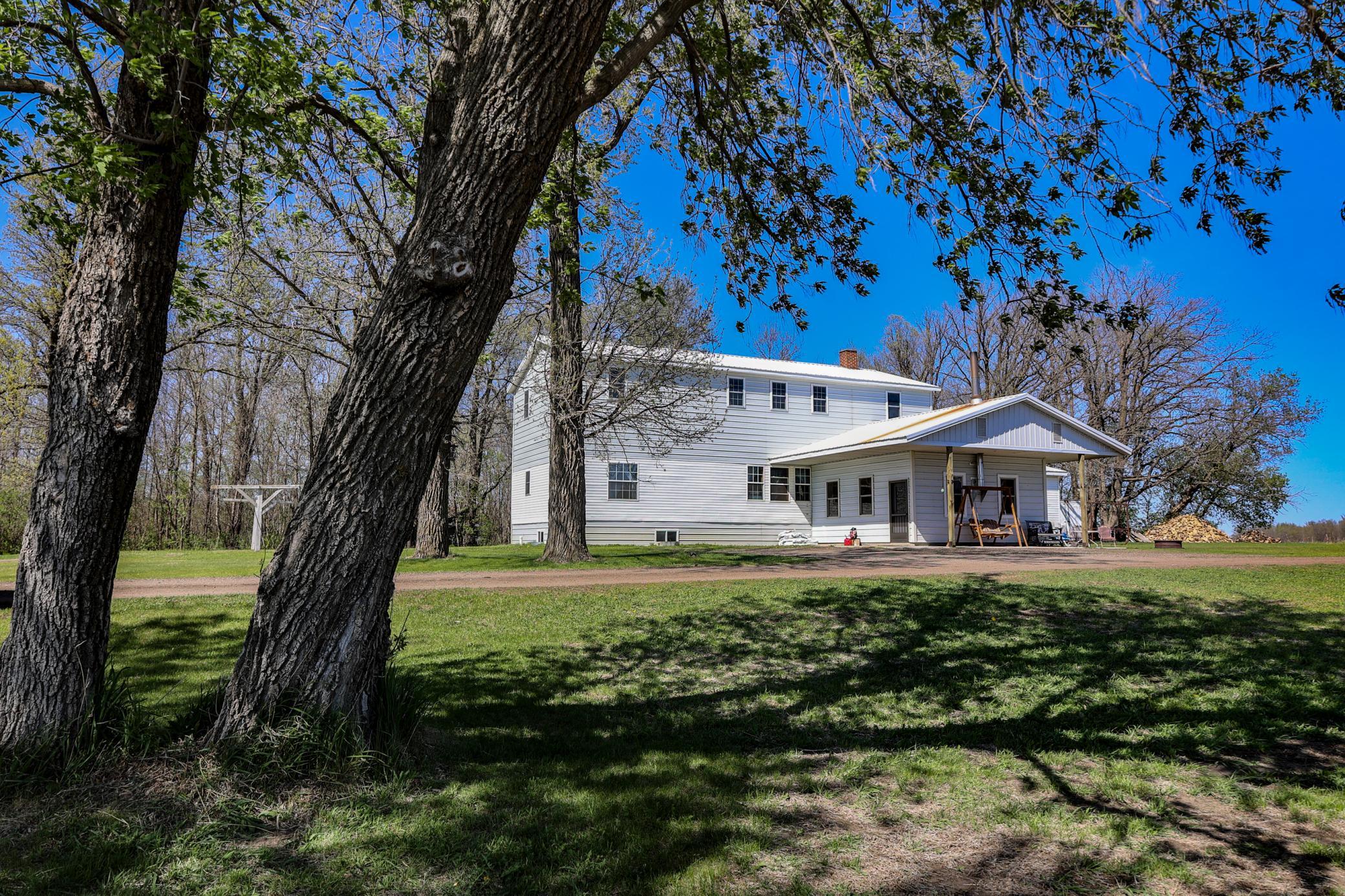 1995 single family home for sale at 28396 570th Avenue in Deer Creek, MN — 5 bed, 1 bath (photo 3 of 43)