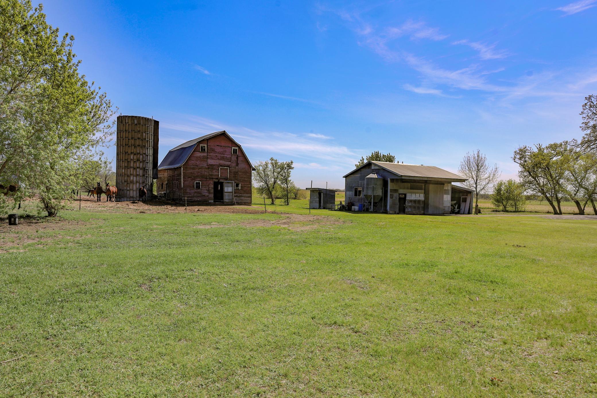 1995 single family home for sale at 28396 570th Avenue in Deer Creek, MN — 5 bed, 1 bath (photo 8 of 43)
