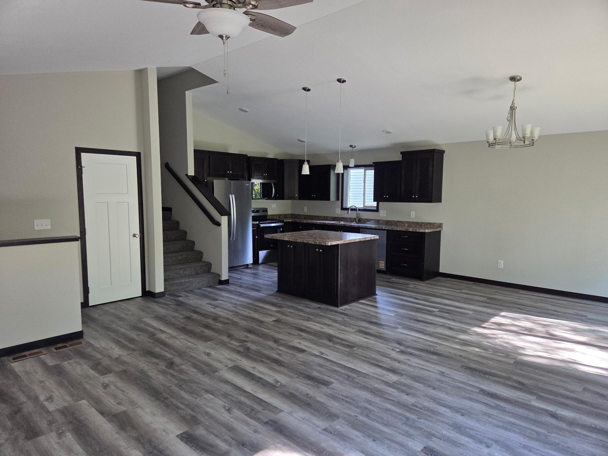 2025 single family home for sale at 1029 Holton Ave in Brainerd, MN — 4 bed, 3 bath (photo 3 of 17)