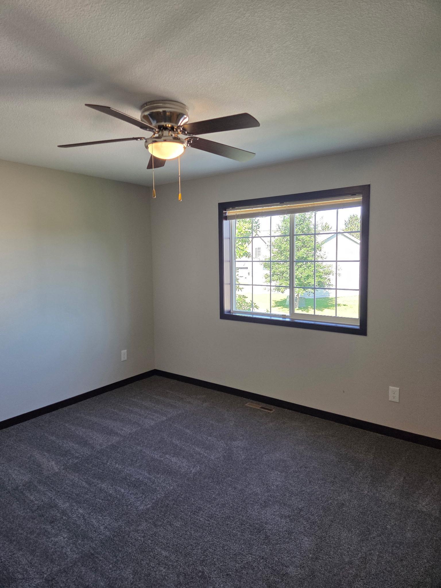 2025 single family home for sale at 1029 Holton Ave in Brainerd, MN — 4 bed, 3 bath (photo 6 of 17)