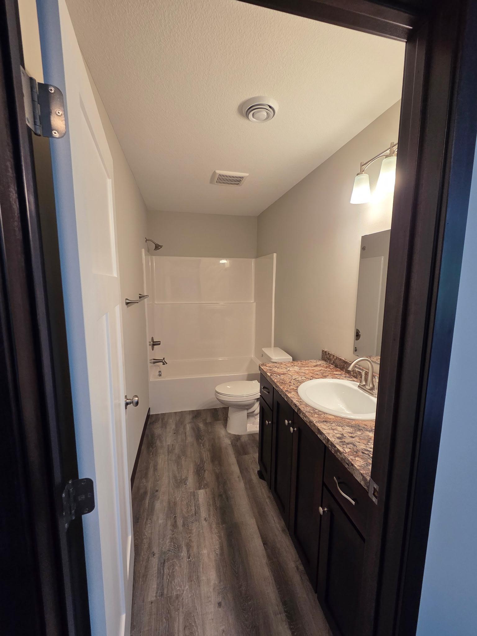 2025 single family home for sale at 1029 Holton Ave in Brainerd, MN — 4 bed, 3 bath (photo 9 of 17)