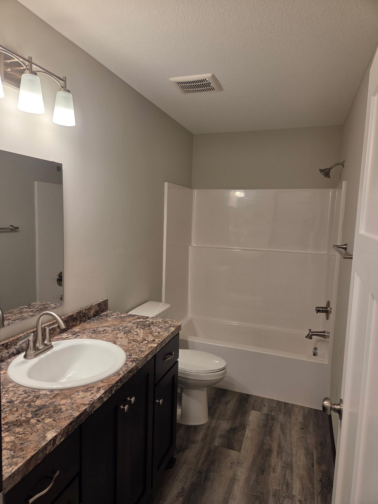 2025 single family home for sale at 1029 Holton Ave in Brainerd, MN — 4 bed, 3 bath (photo 10 of 17)