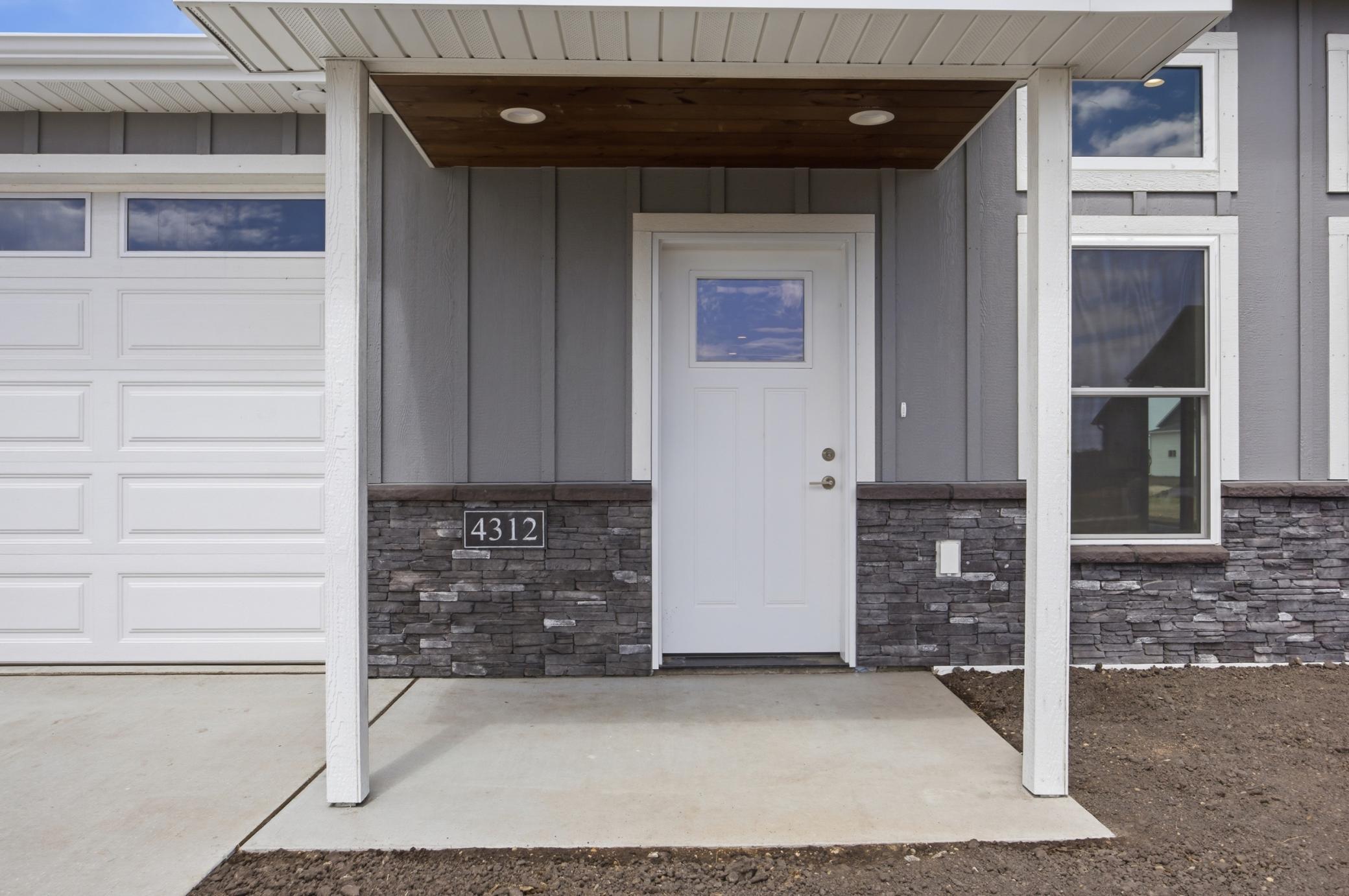 2025 single family home for sale at 4312 23rd Avenue S in Moorhead, MN — 3 bed, 3 bath (photo 2 of 35)