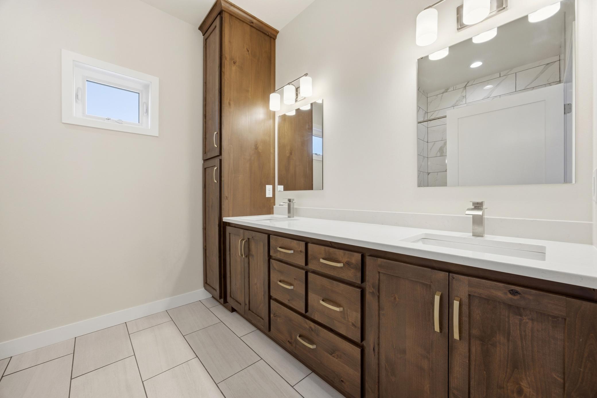 2025 single family home for sale at 4312 23rd Avenue S in Moorhead, MN — 3 bed, 3 bath (photo 14 of 35)